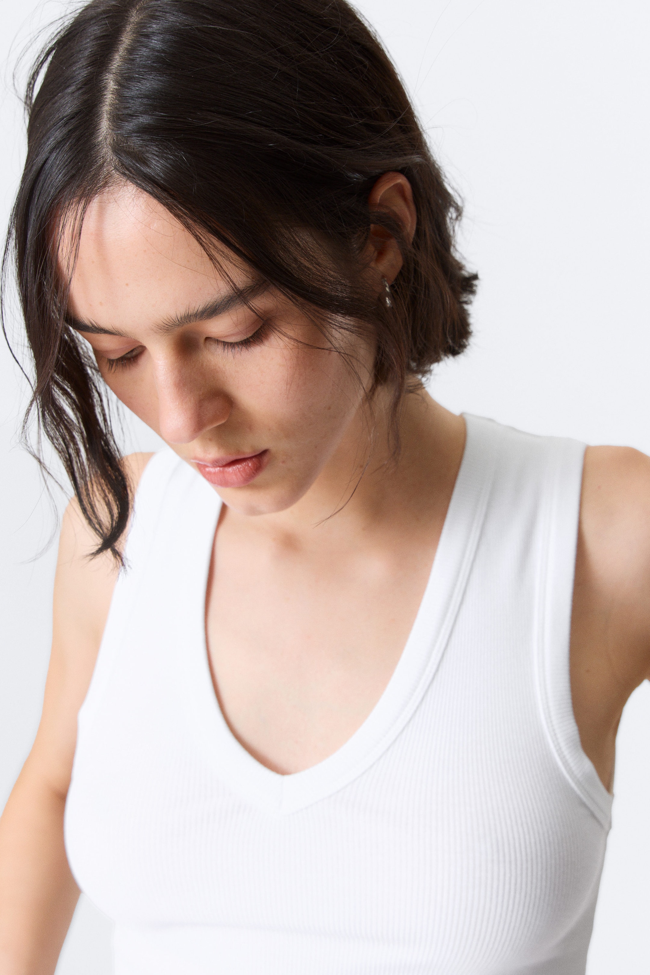 White - Ribbed V-neck Tank Top - 2