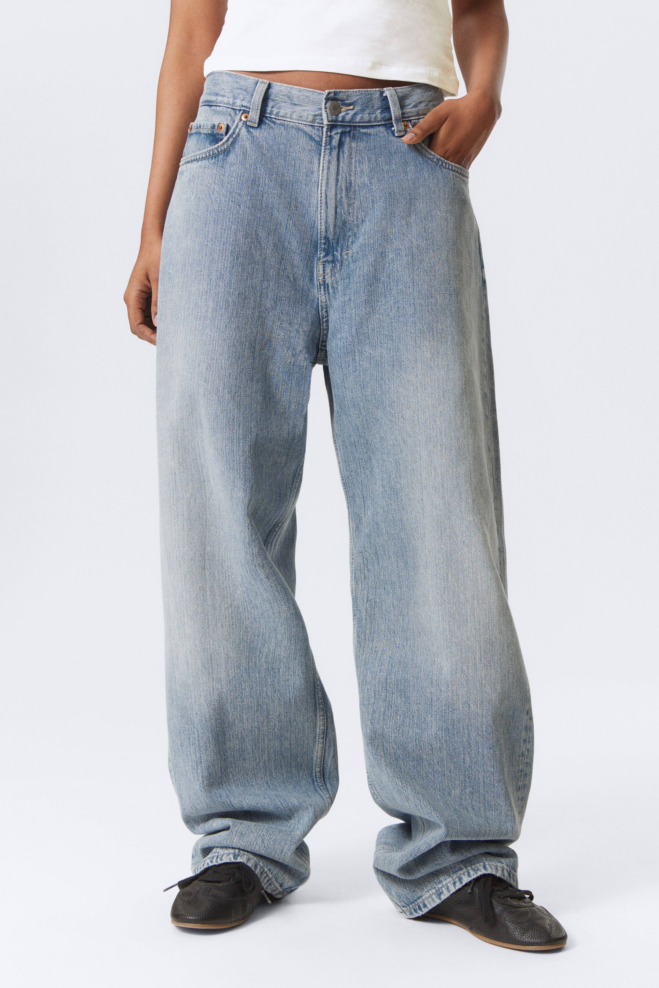 Visa större bild: Galaxy Loose Straight Leg Jeans - Blue Fade - Mellanblå - HERR | H&M SE 3