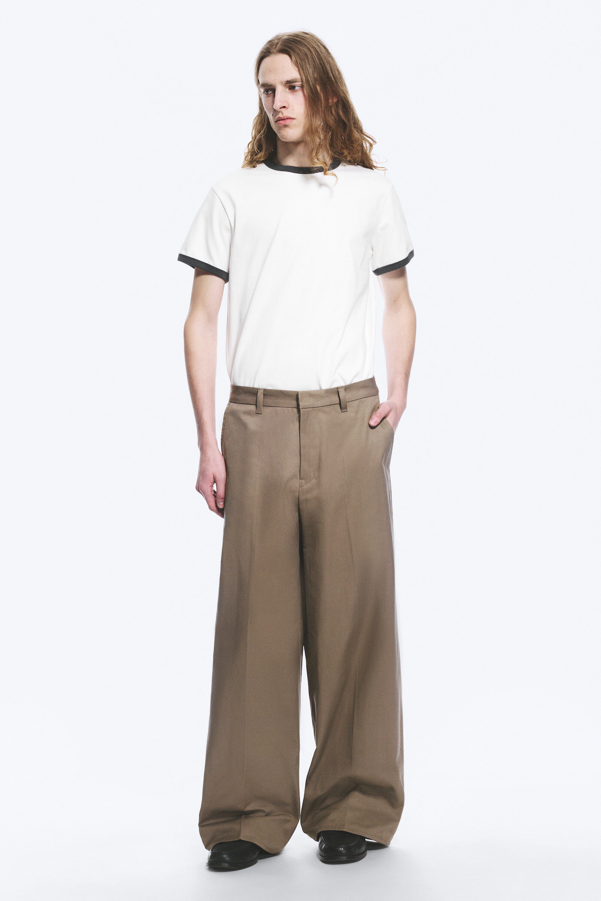 emil loose fit chino trousers - Dusty Mole | Weekday WW