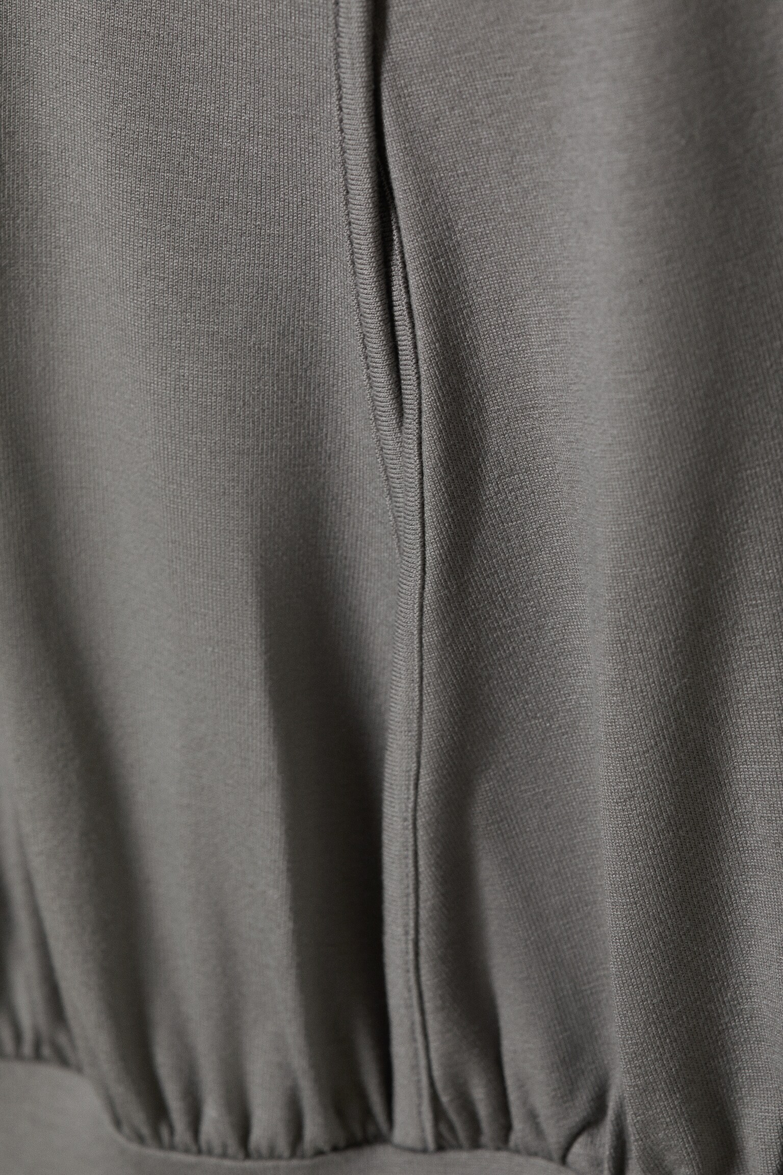Sleeveless Turtleneck Top - Grey/Black - 2