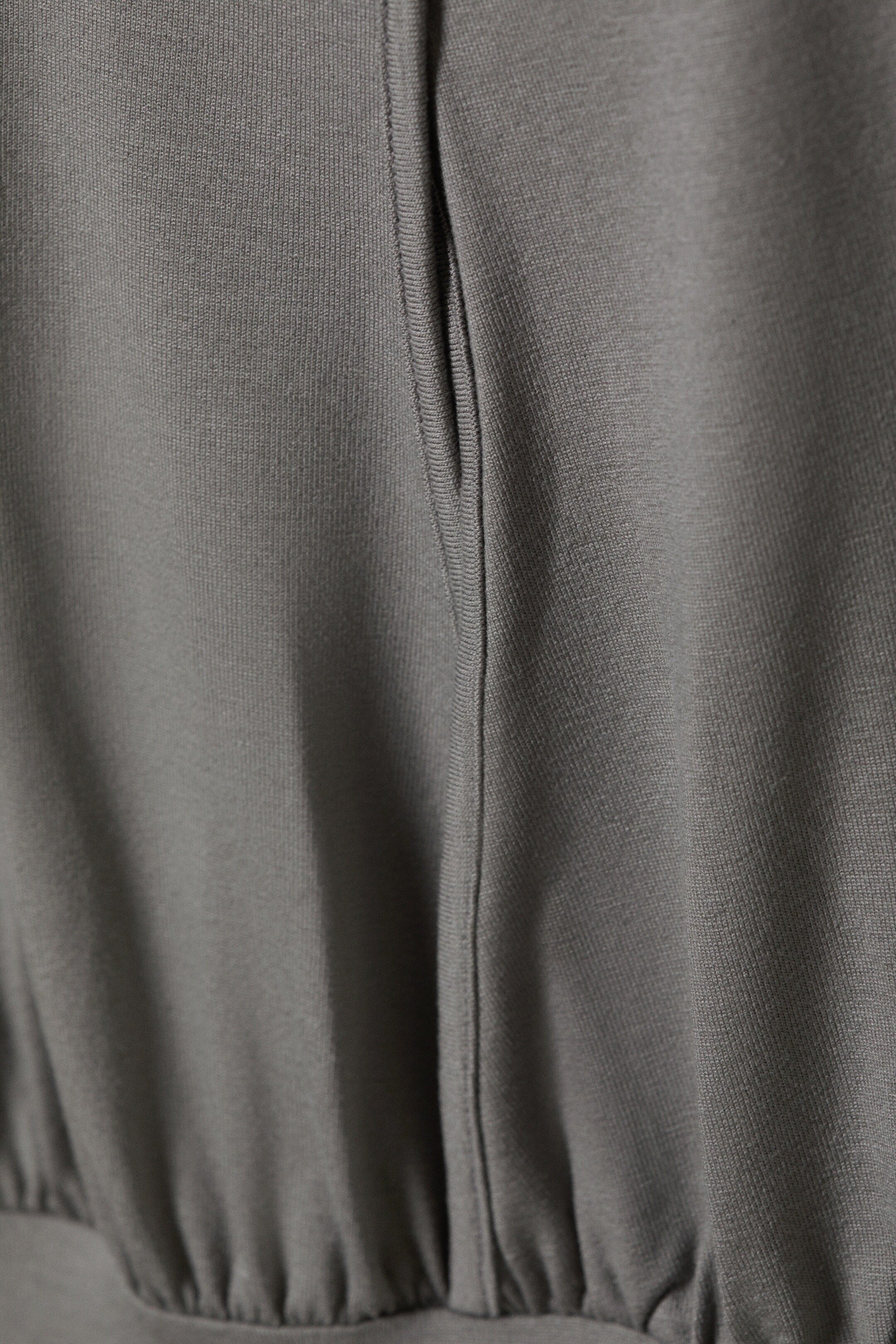 Visualizza immagine più grande: Top a dolcevita senza maniche - Grigio - DONNA | H&M IT 2