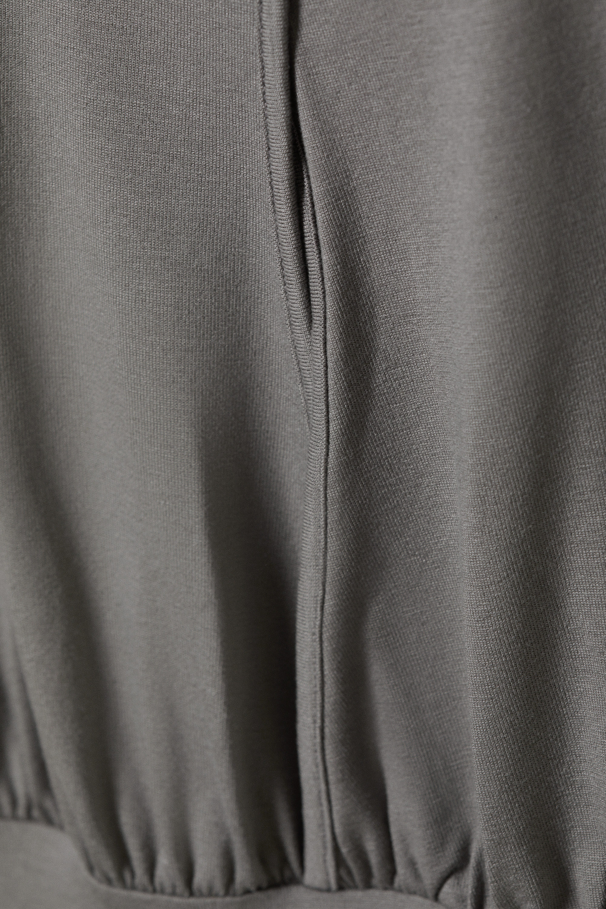 Grey - Sleeveless Turtleneck Top - 2