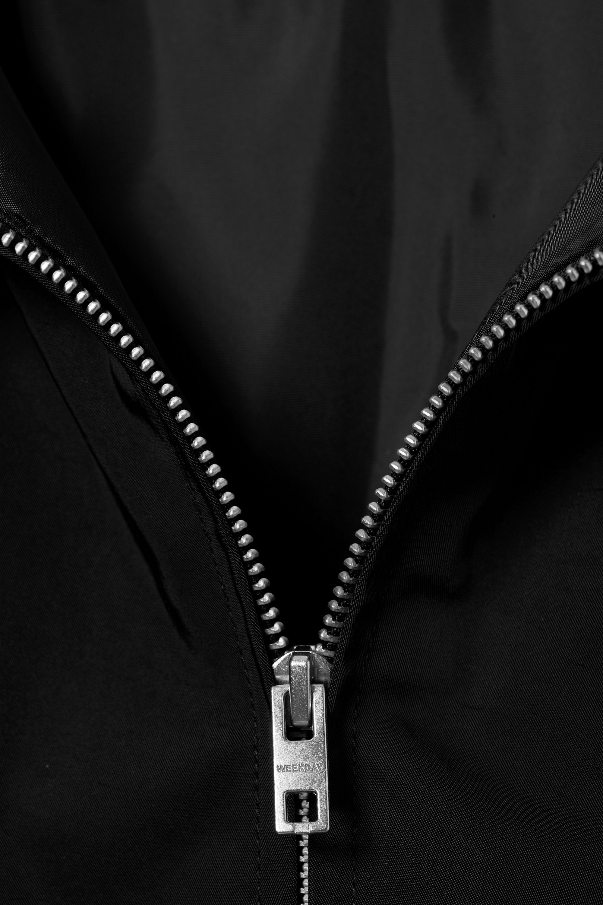 Schwarz - Locker geschnittene Reißverschlussjacke - 5