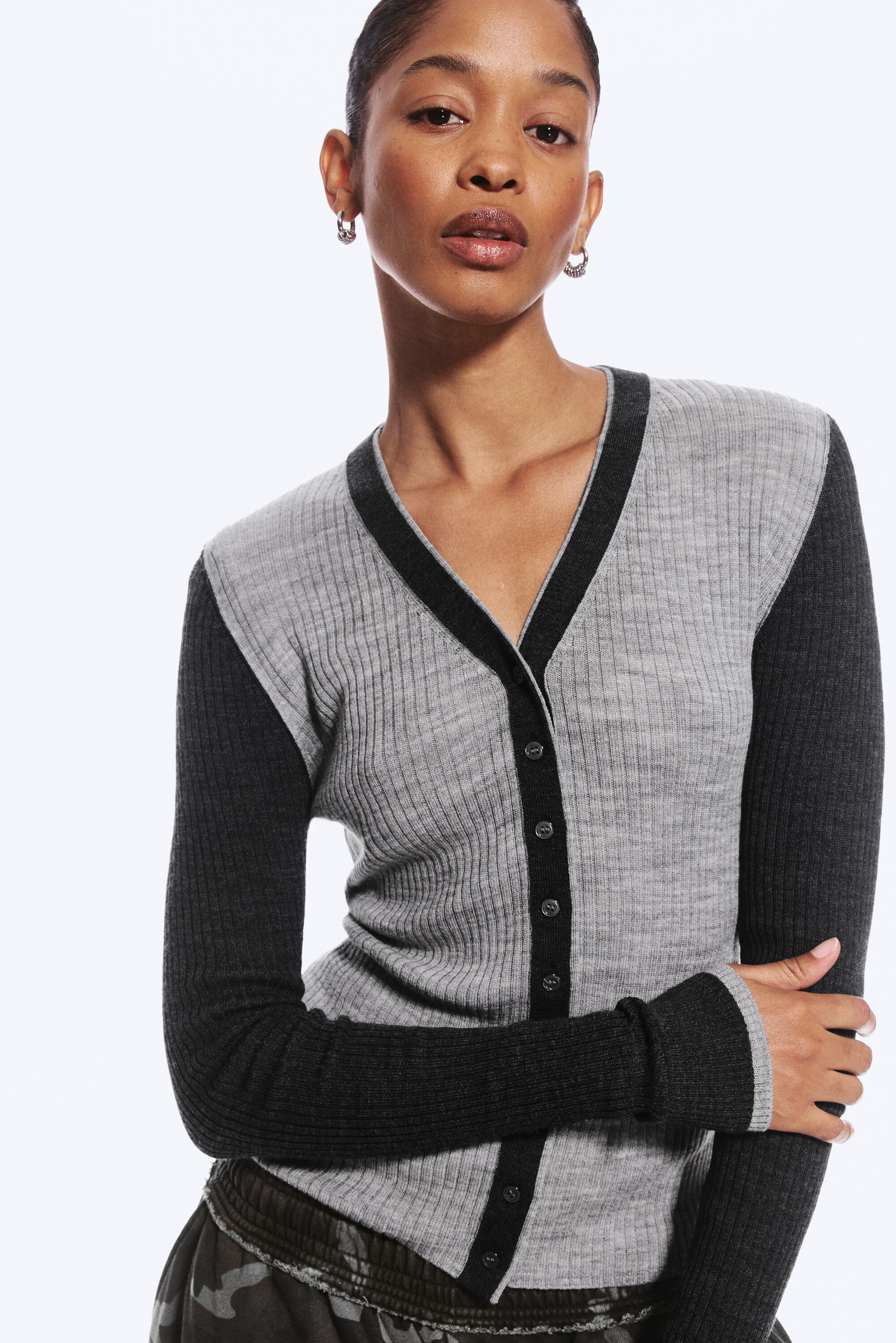 Grey Melange - Fine-Knit Wool V-Neck Cardigan - 2