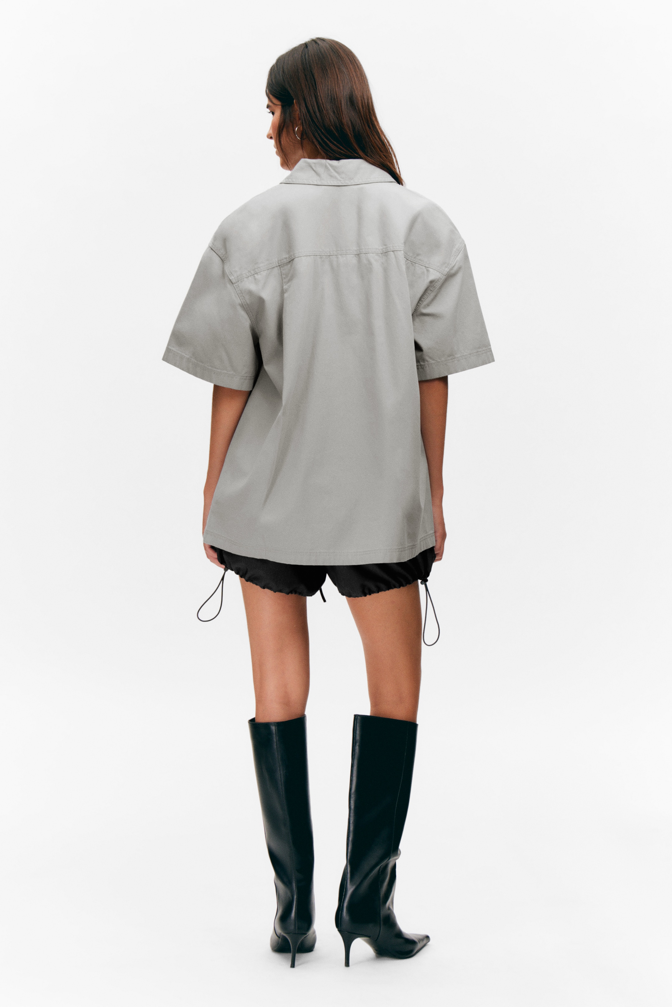 Grotere afbeelding bekijken: Oversized overhemd van katoenen canvas met korte mouwen - Lichtgrijs - DAMES | H&M NL 3