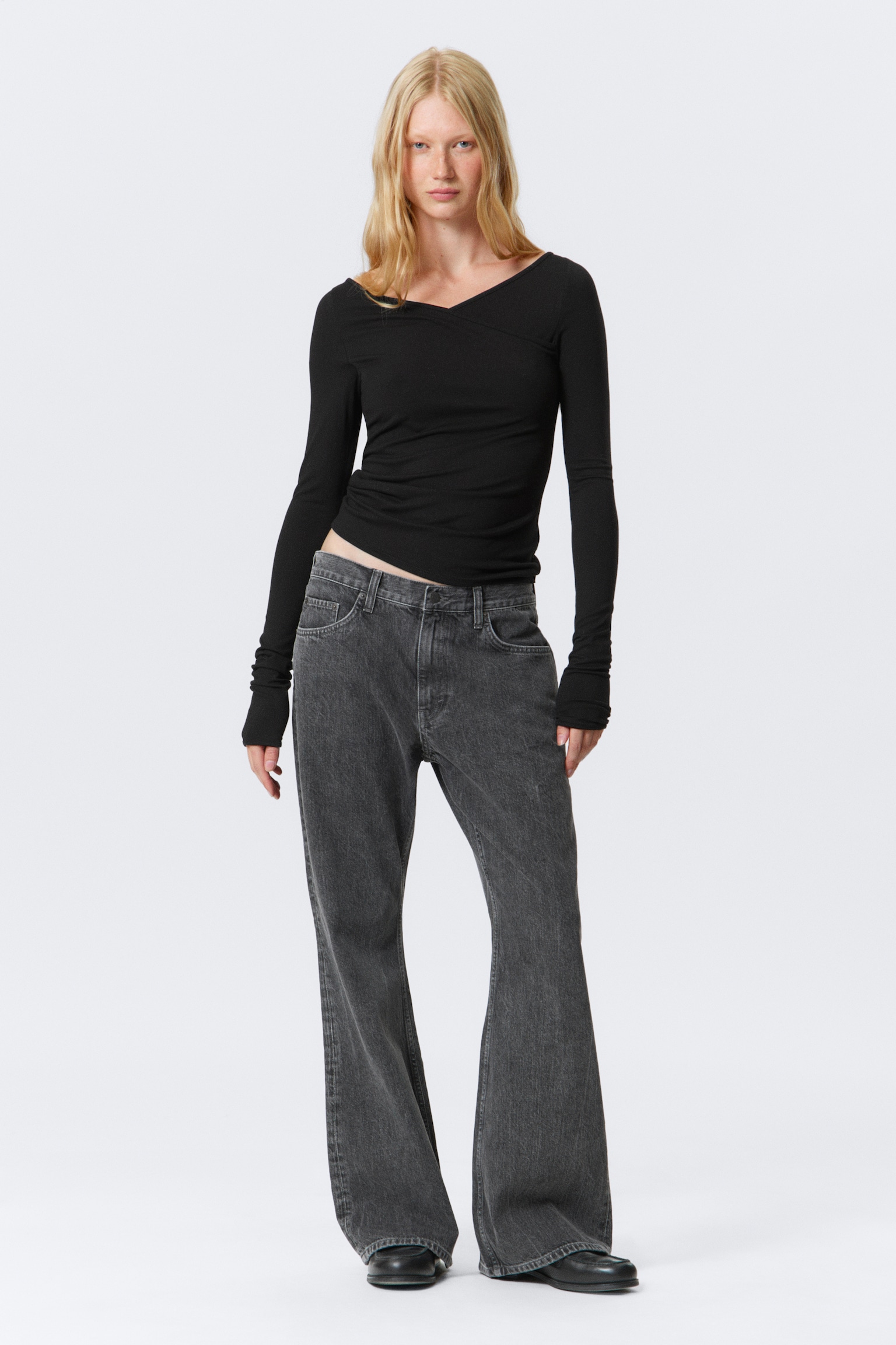 Slim Long-Sleeved Wrap Top - Black/White - 3