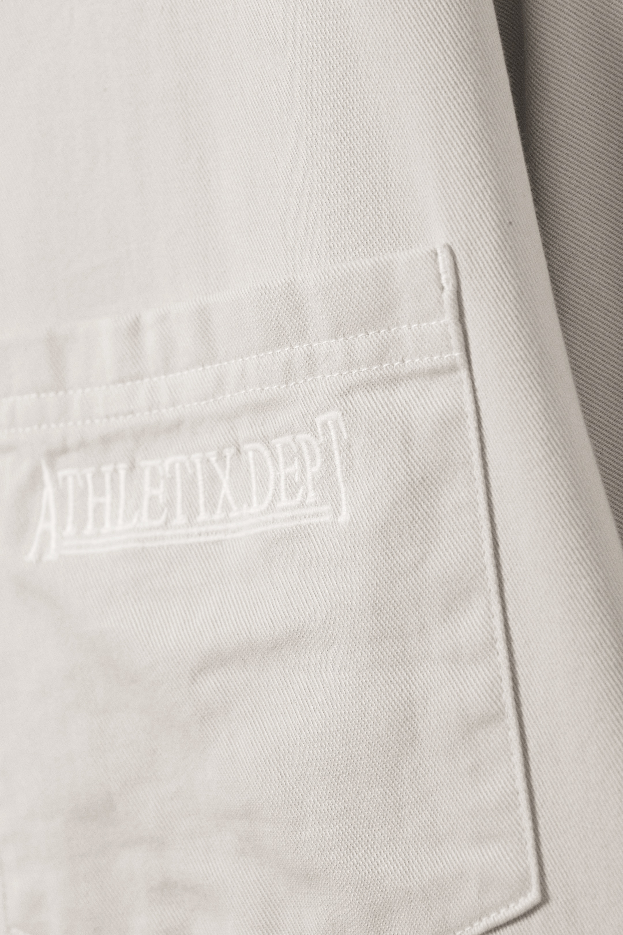 Größeres Bild anzeigen: Besticktes oversized Baumwollhemd - Beige - Men | H&M AT 7
