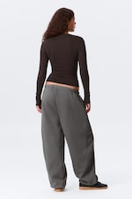 Dark Brown - Slim Long-Sleeved Buttoned Cardigan - 3