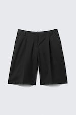 Black - Loose Low Rise Three-quarter Length Suiting Shorts - 4