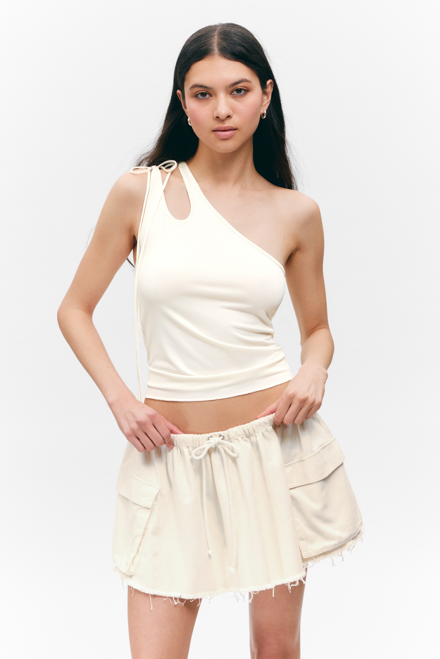 Asymmetrisches Jersey-Tanktop zum Binden - Weiß/Dunkelbraun - 1