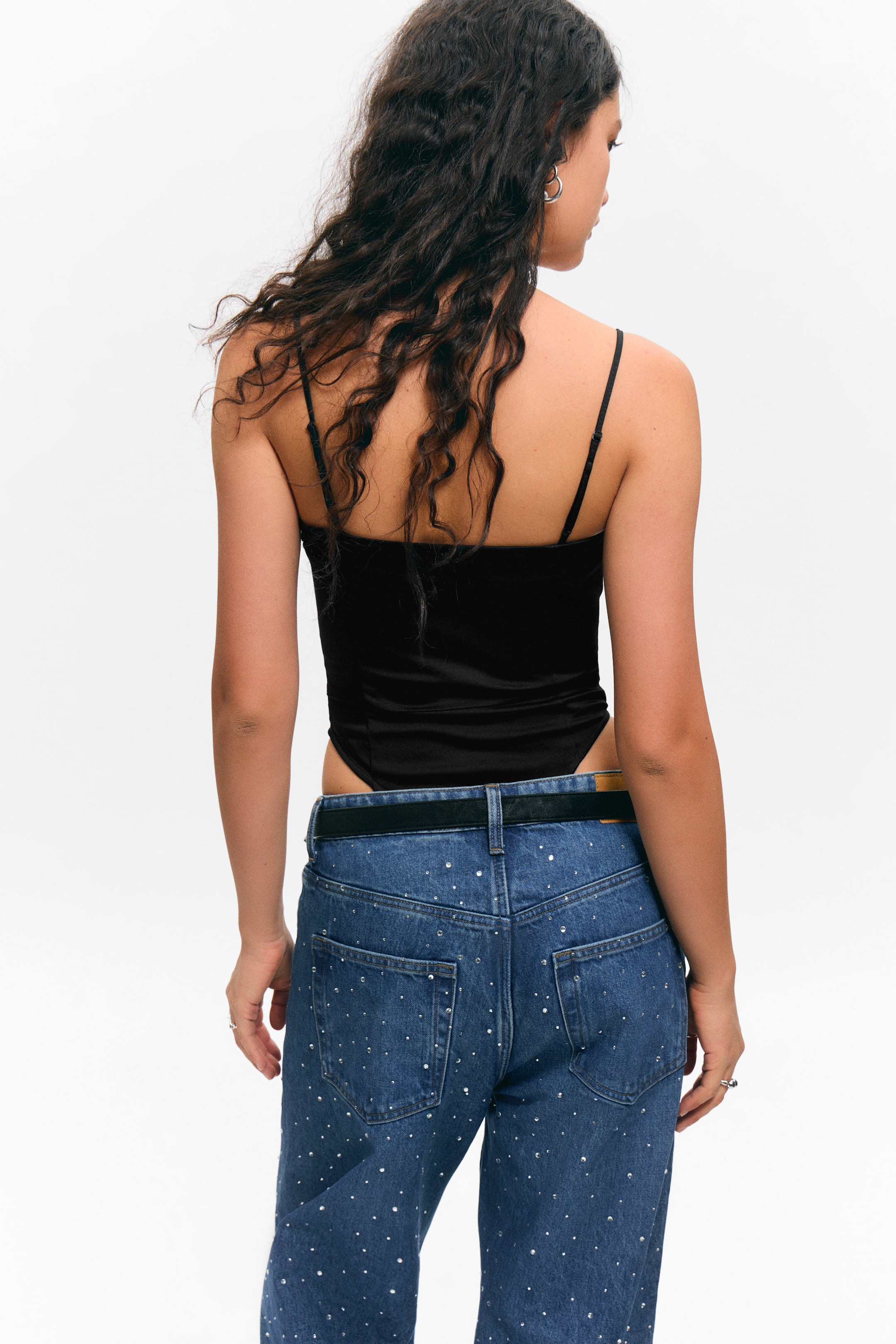 Schwarz - Figurbetonter Body mit eckigem Ausschnitt - 2