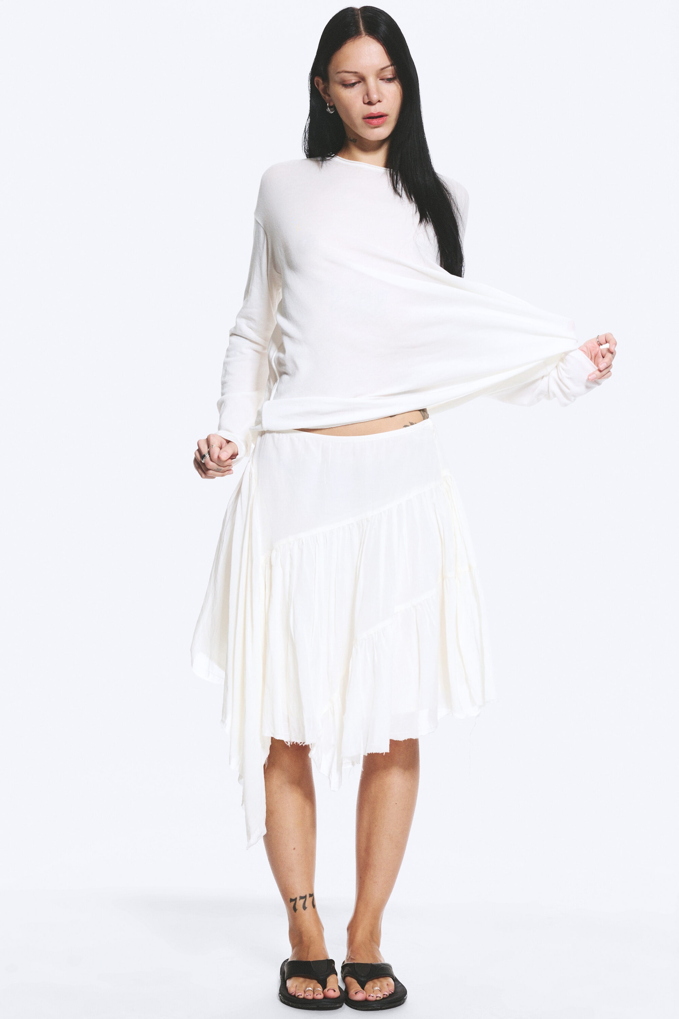 White - Loose Long-Sleeved T-Shirt - 2