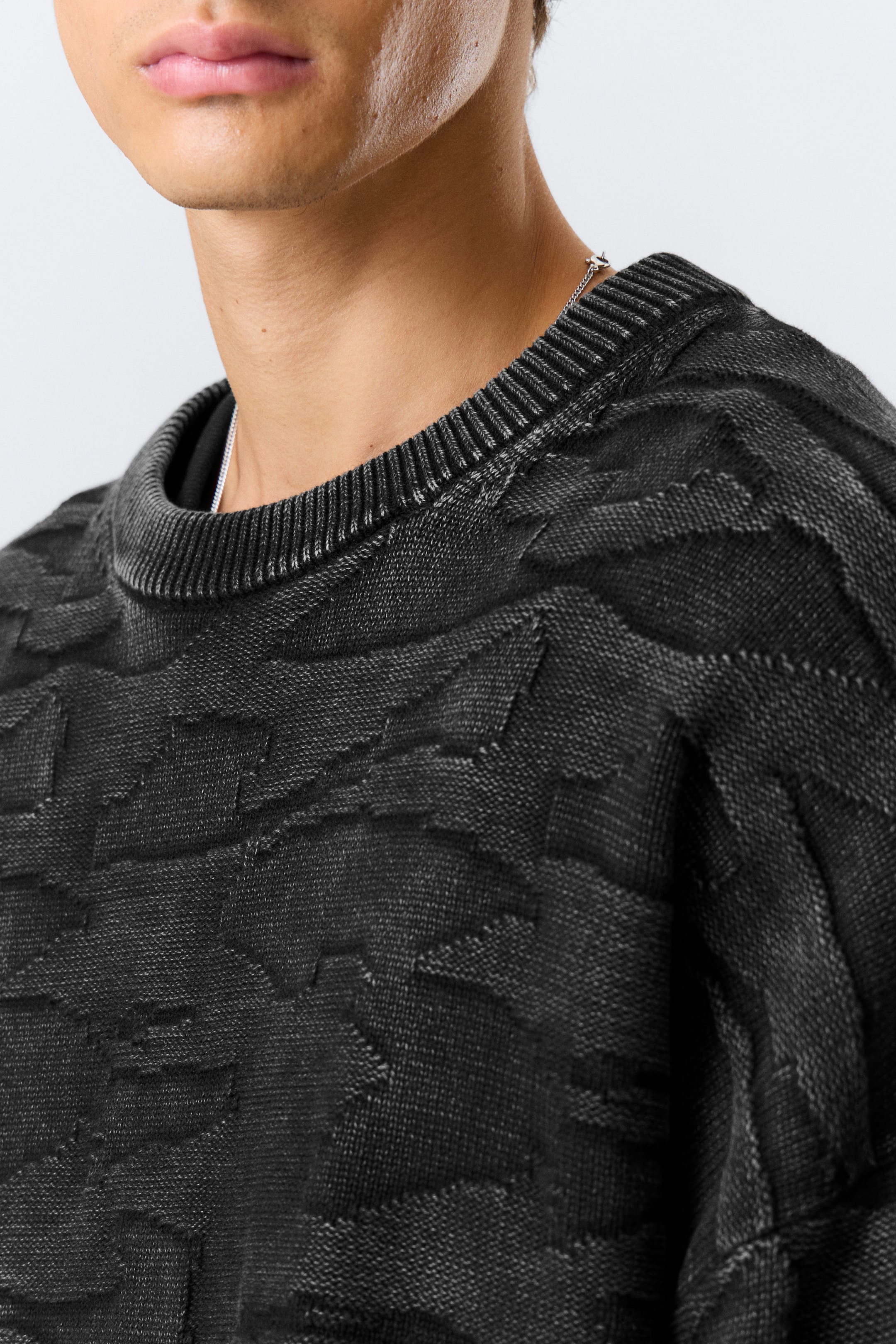 Svart - Oversized grafisk stickad bomullströja - 2