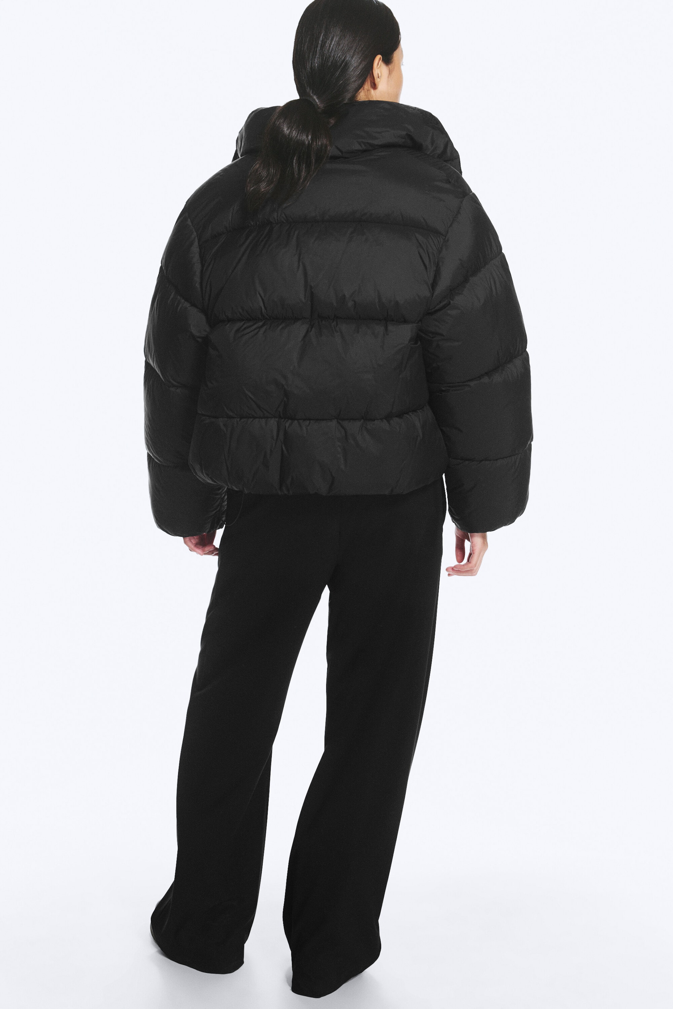 Svart - Kort, oversized pufferjakke - 3