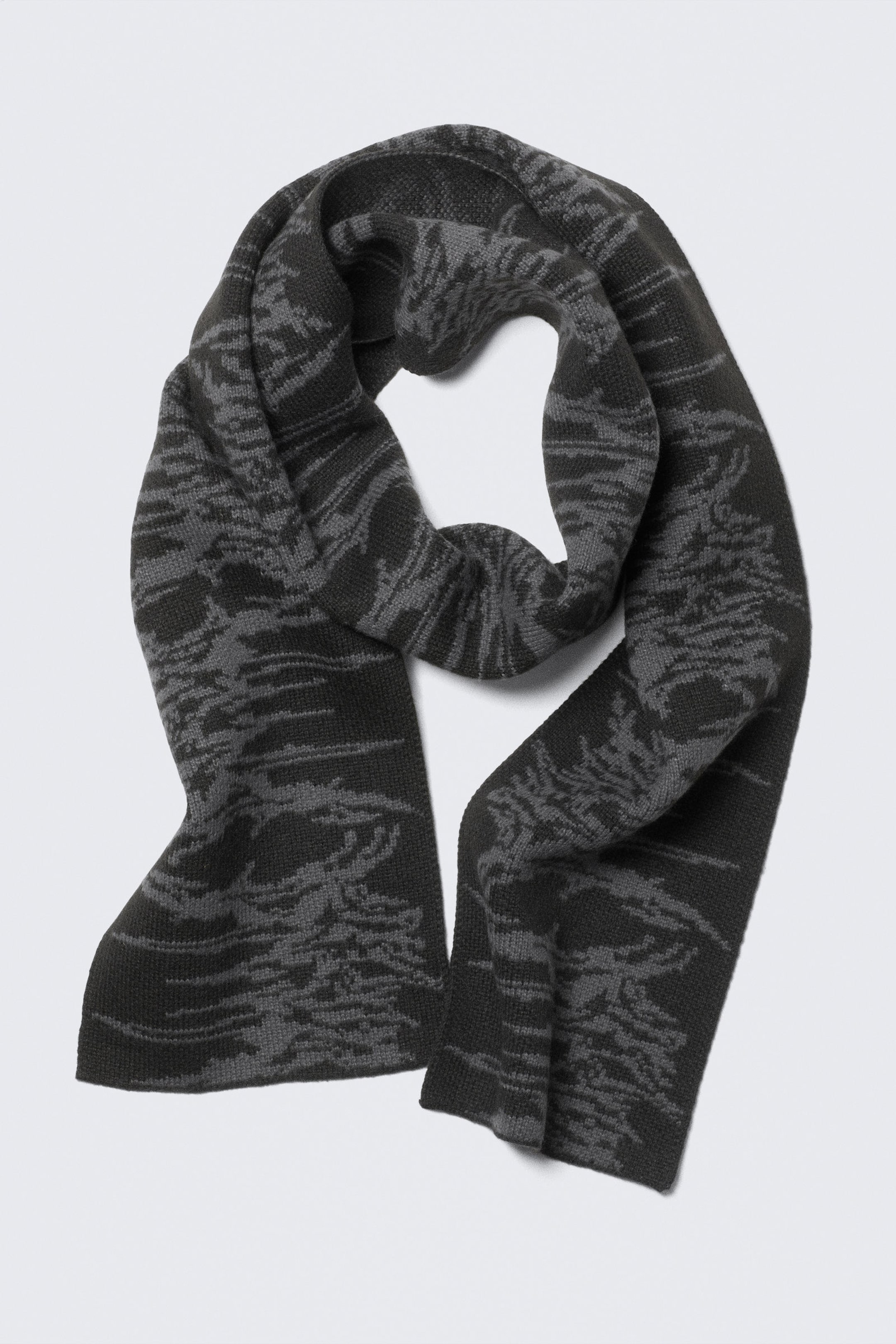 Schwarz - Doppellagiger Schal aus Jacquard-Strick - 2