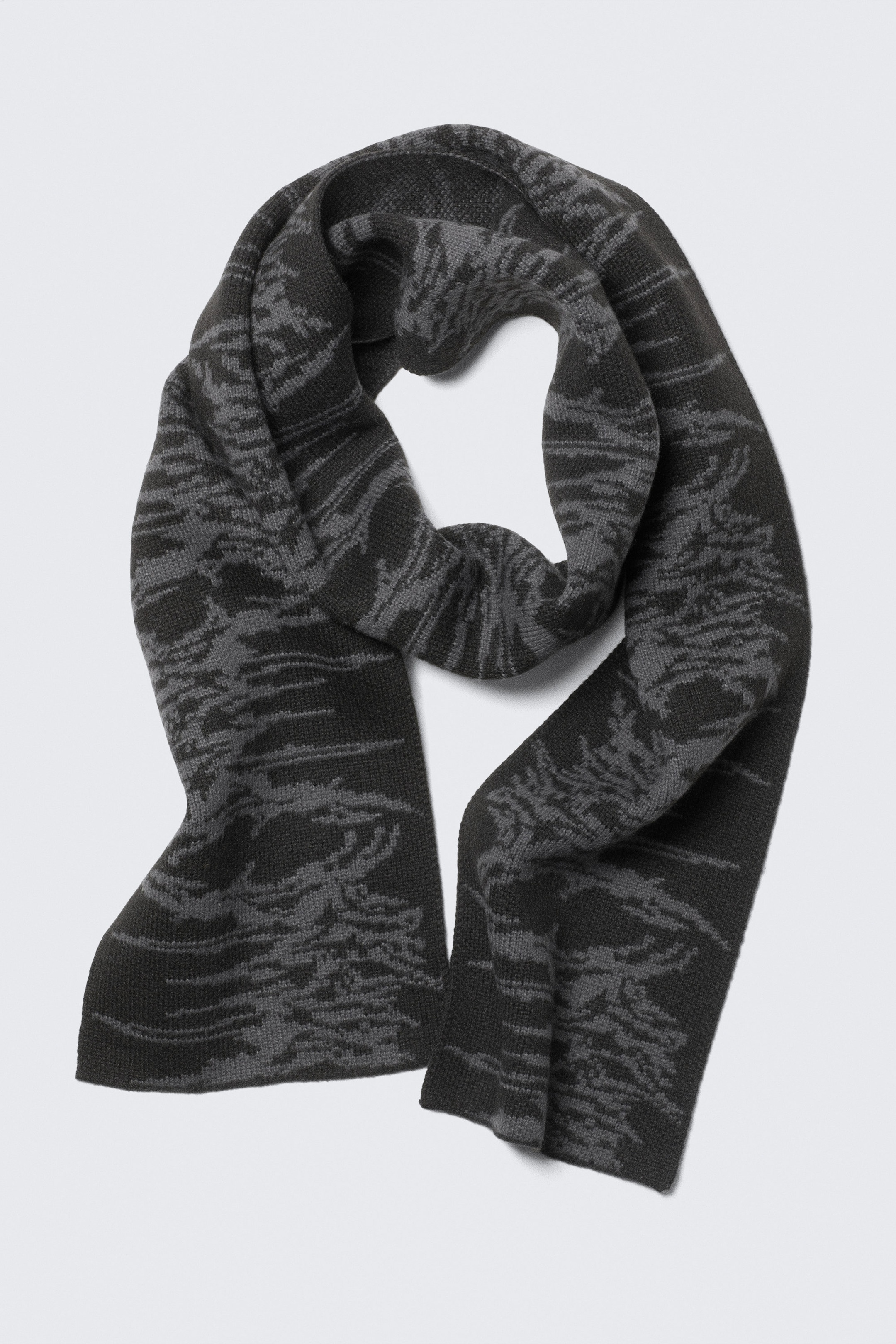 Schwarz - Doppellagiger Schal aus Jacquard-Strick - 1