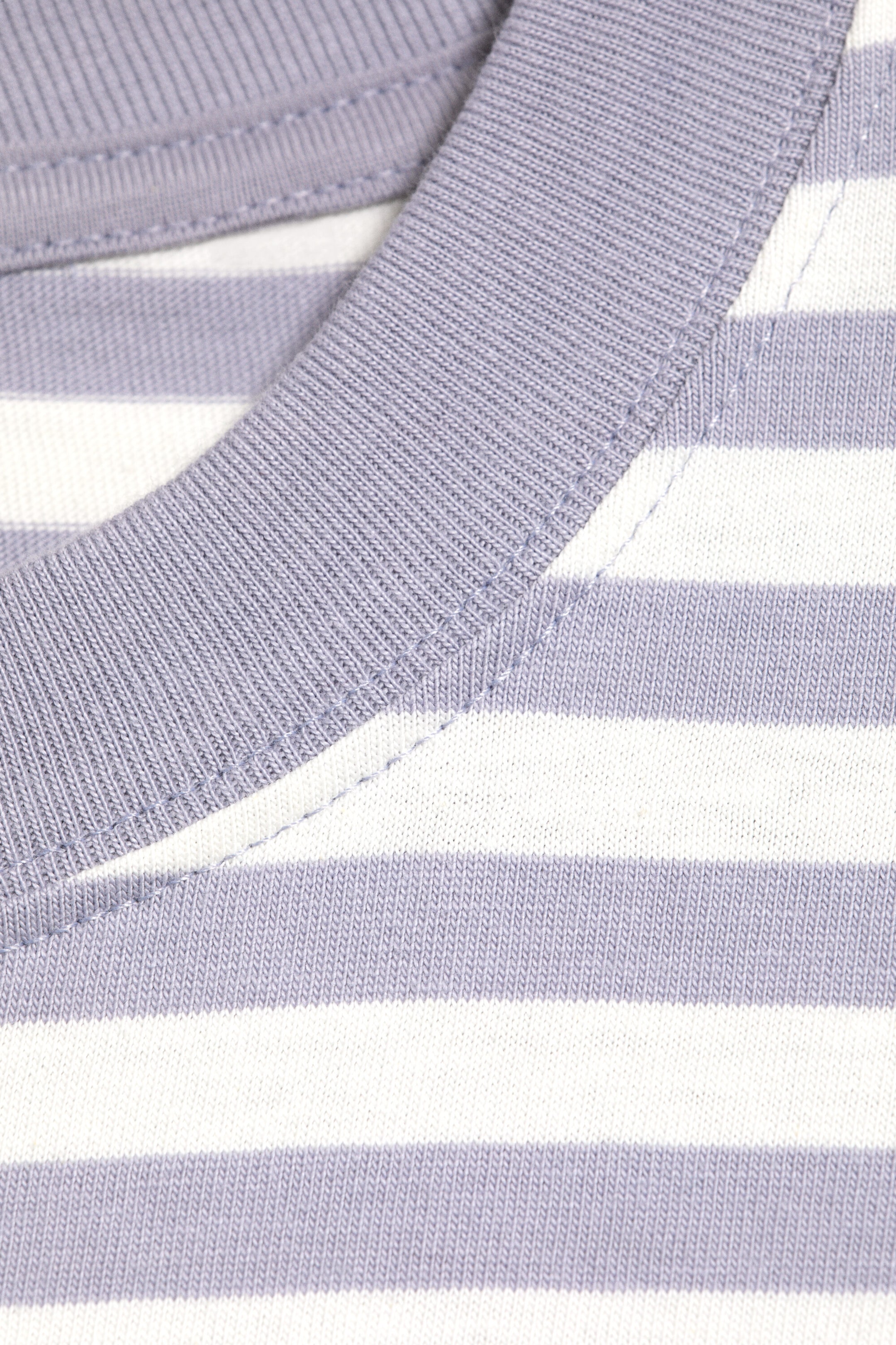 Weiß/Lila gestreift - Oversized T-Shirt im kastigen Fit - 4