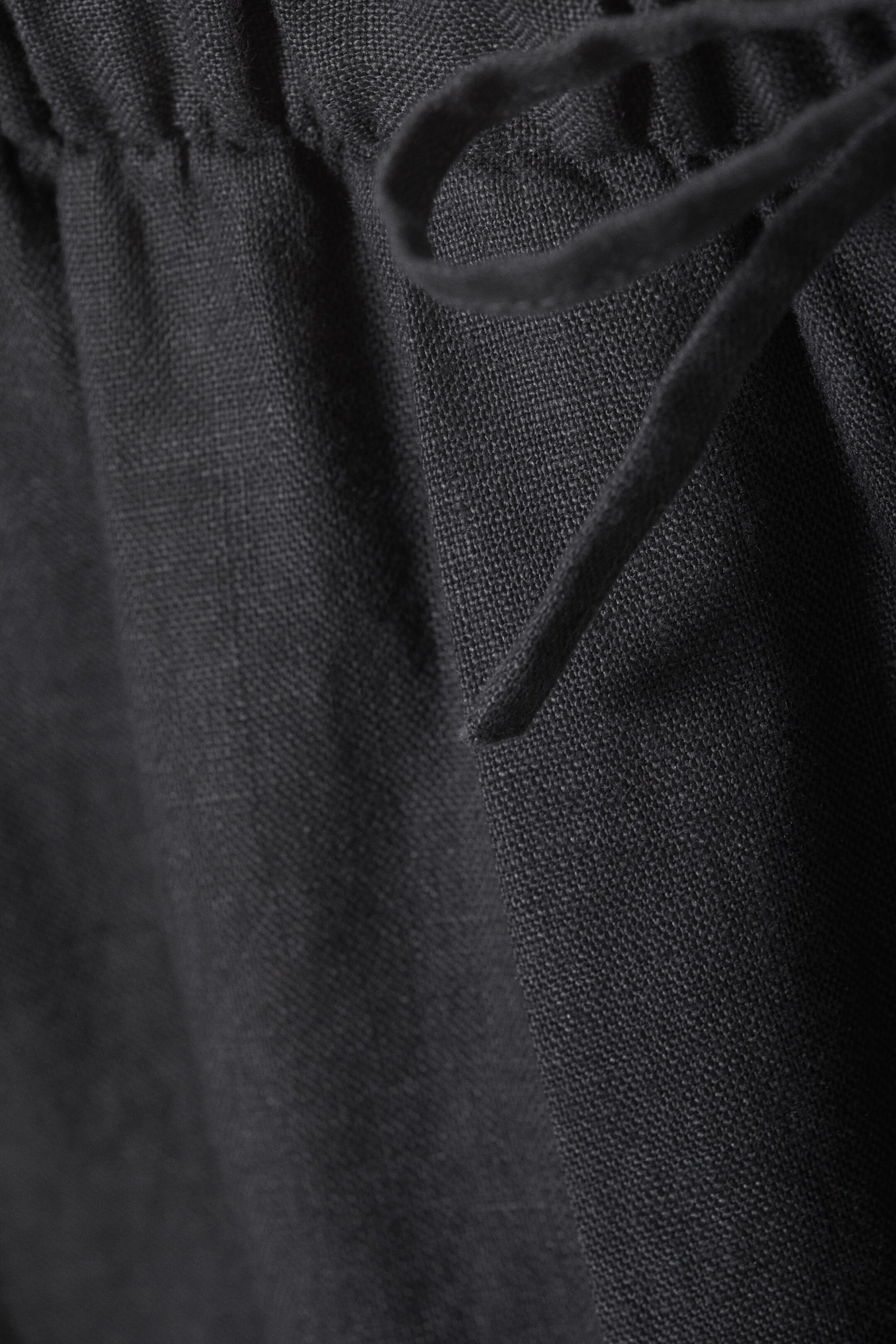 Visualizza immagine più grande: Pantaloni in lino gamba dritta, vestibilità loose - Grigio scuro - UOMO | H&M IT 6