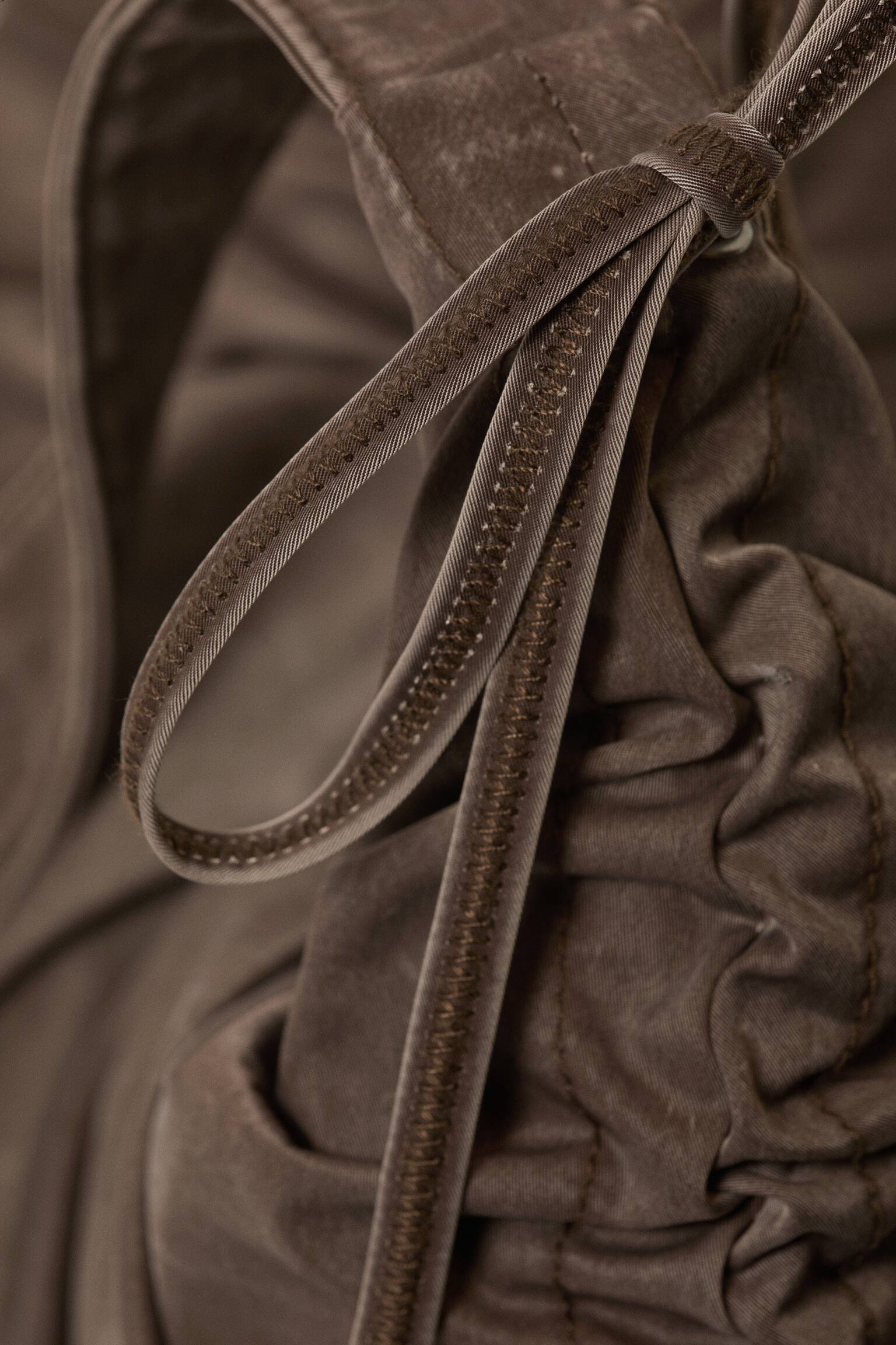 Riasená crossbody kabelka - Tmavohnedá - 6