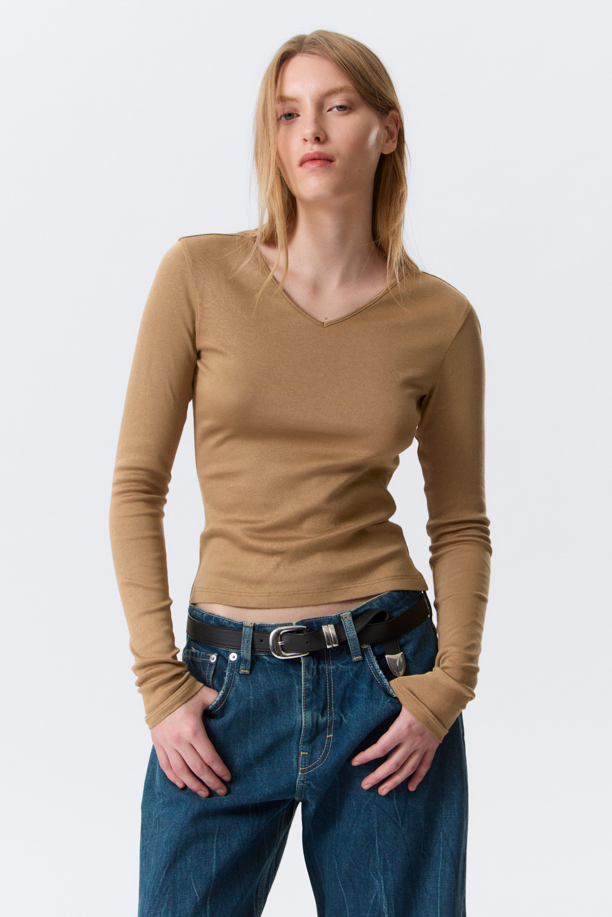 Dark Beige - Slim V-Neck Long-Sleeved Top - 2