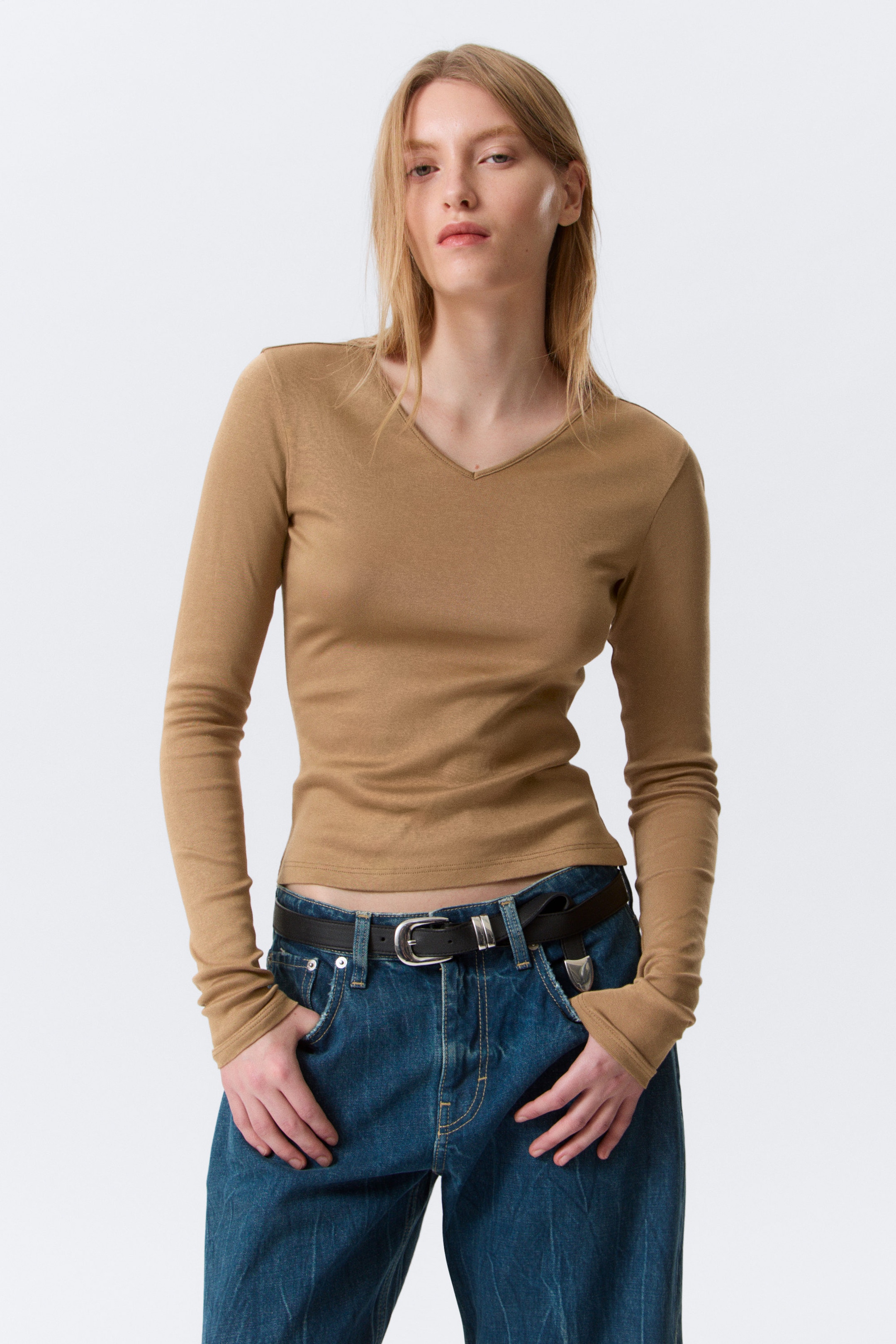 Dark Beige - Slim V-Neck Long-Sleeved Top - 2