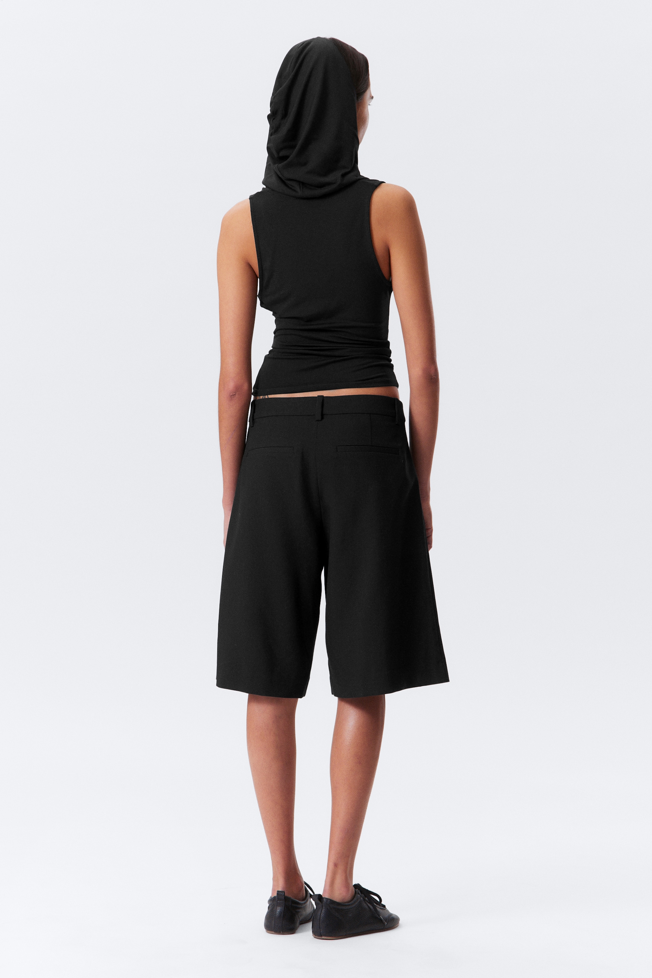 Grösseres Bild ansehen: Drapiertes ärmelloses Lyocell-Top mit Kapuze - Schwarz - DAMEN | H&M CH 3