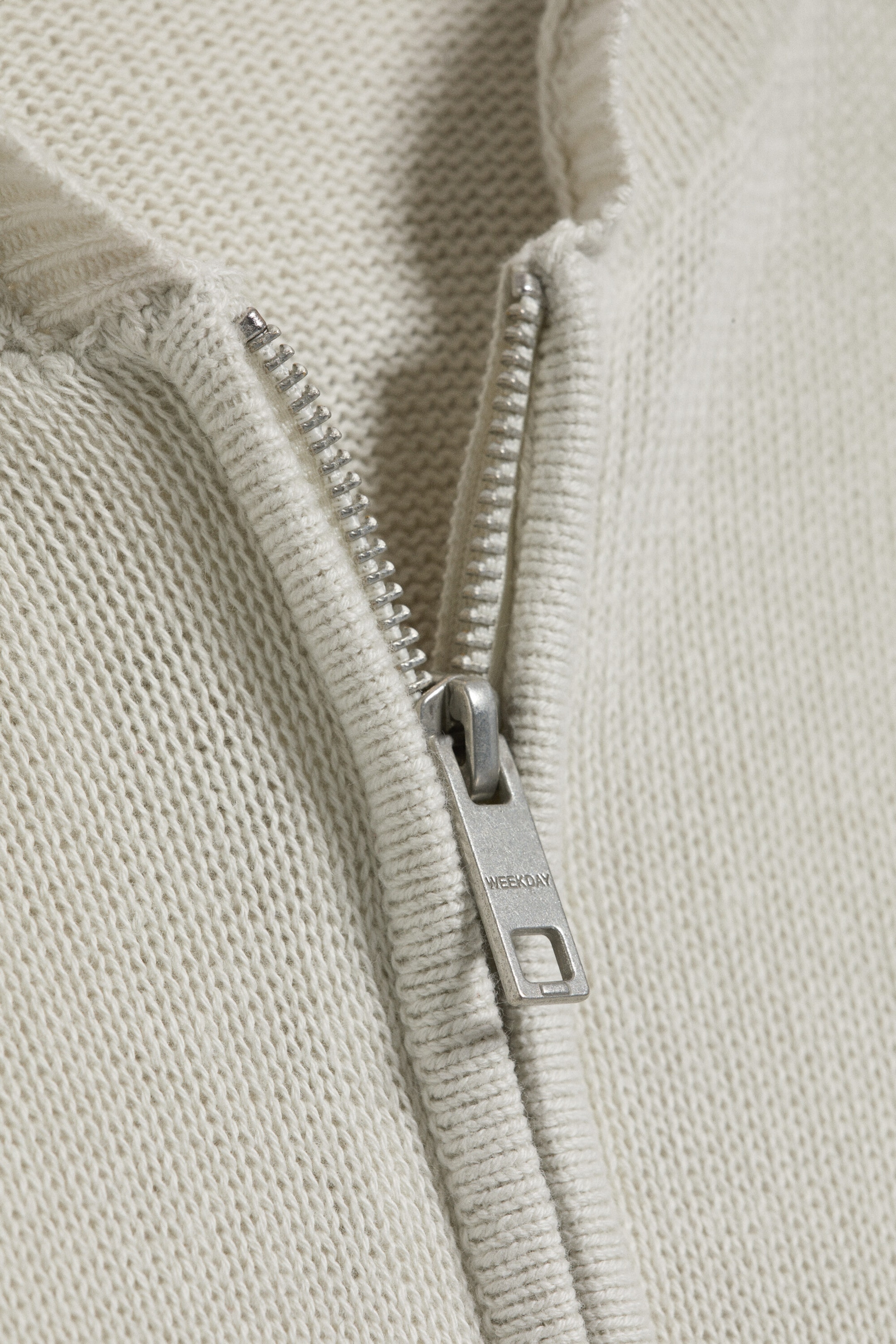 Helles, staubiges Beige - Zip-Hoodie aus Strick - 4