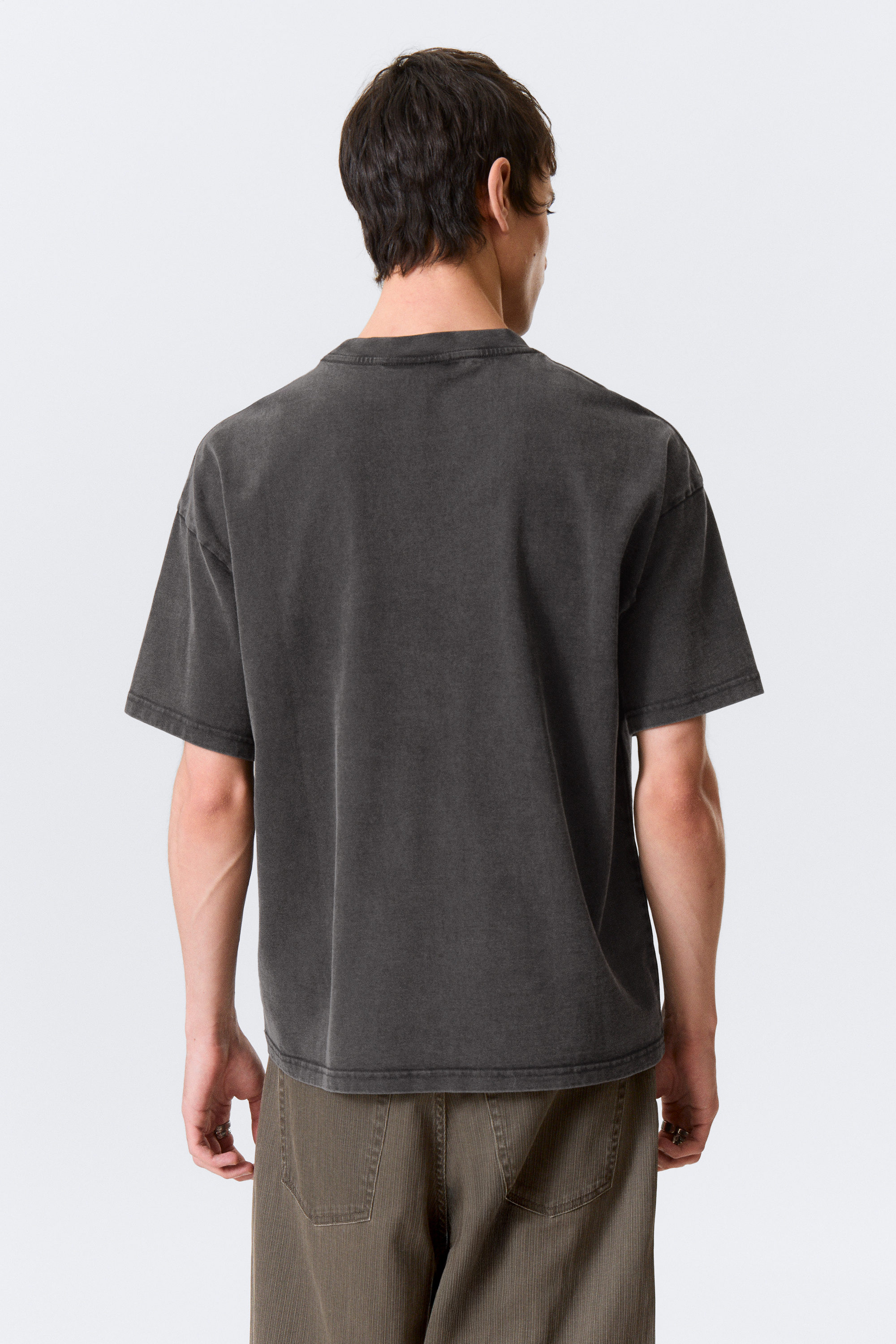 Schwarz - "Heartbeat" - Bedrucktes kastiges T-Shirt - 2