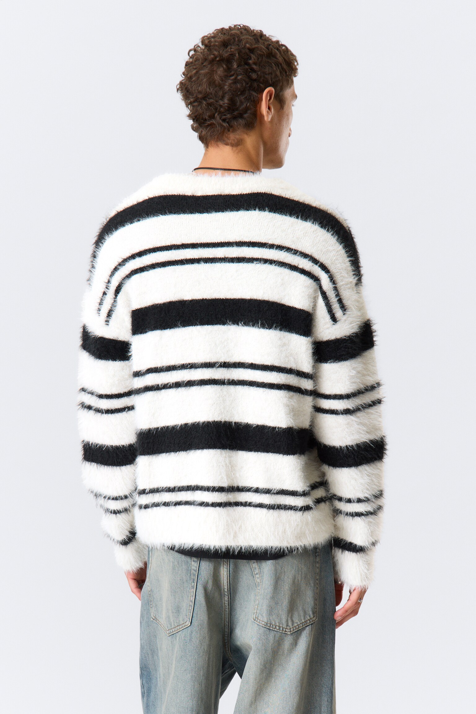 Gestreifter Strickpullover mit relaxtem Fit - Schwarz & Weiß gestreift/Braun gestreift - 3