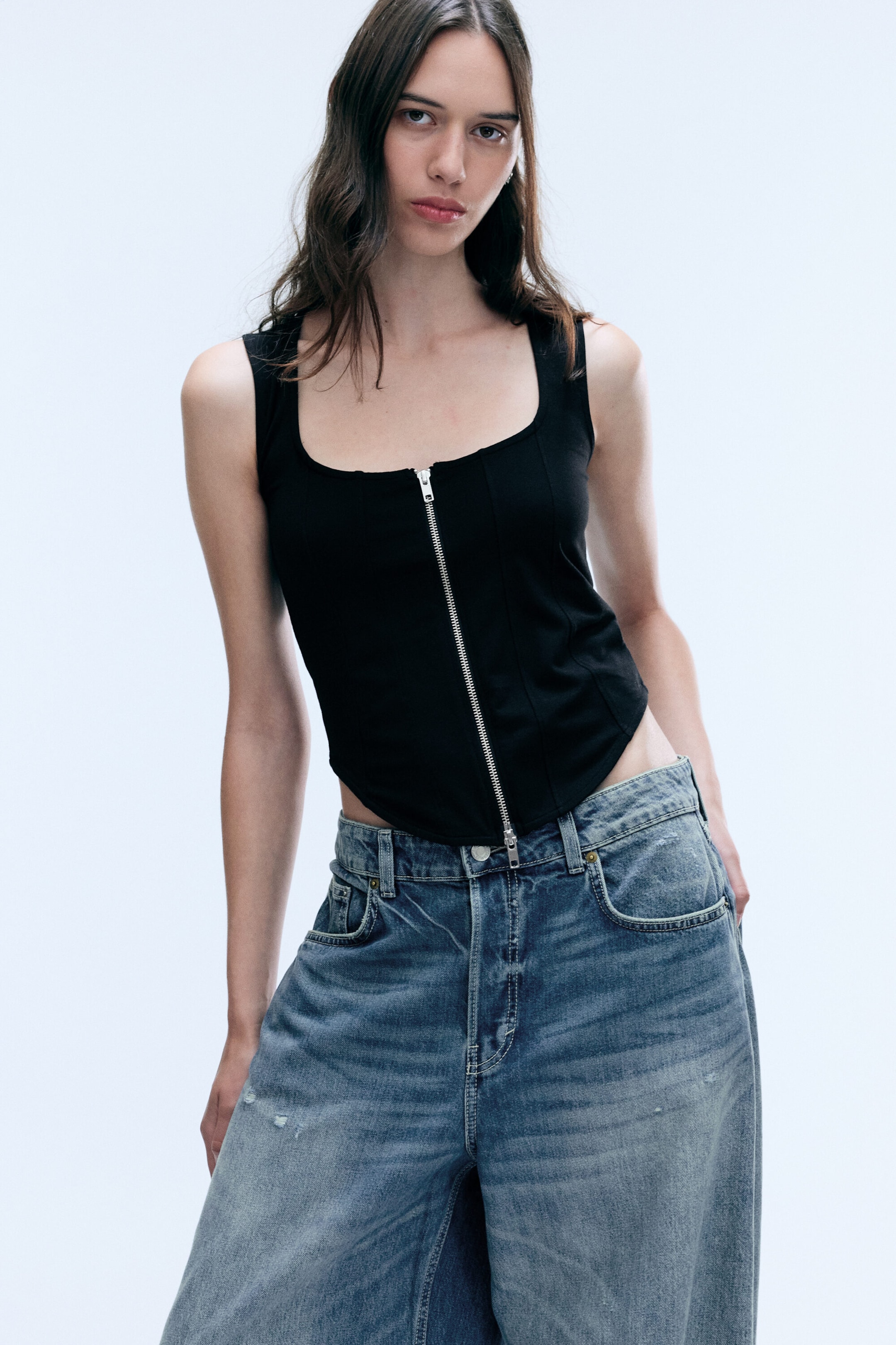 Black - Fitted Zip Corset - 2