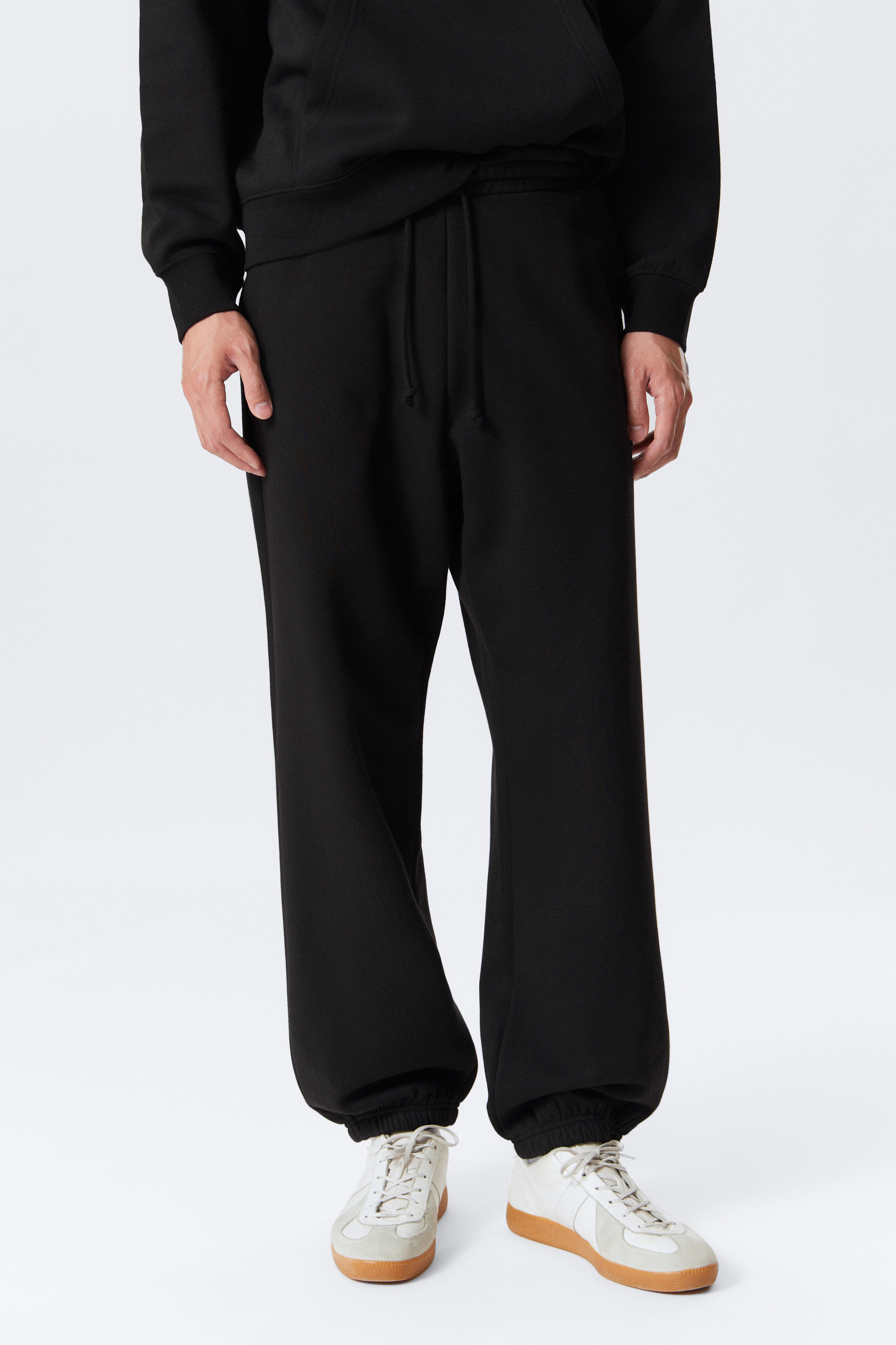 Black - Classic Sweatpants - 2