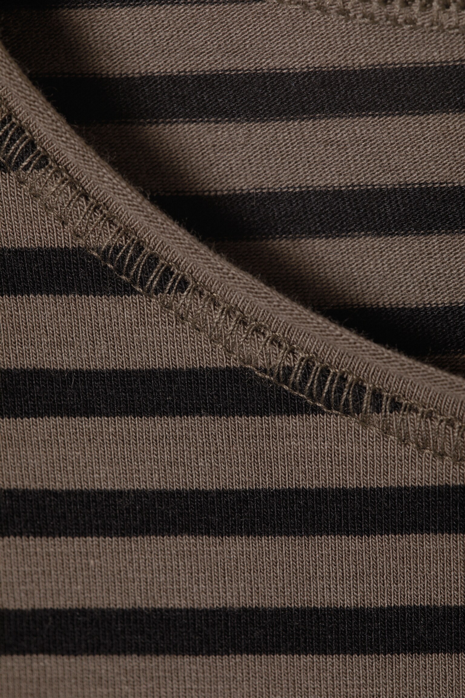 Långärmad topp i bomull - Randig mörkbrun/Mörkgrön/Randig mullvad/Mörkbrun/Svart & grå-randig/Vit/Svart Stripes/Randig mörk khakigrön - 5
