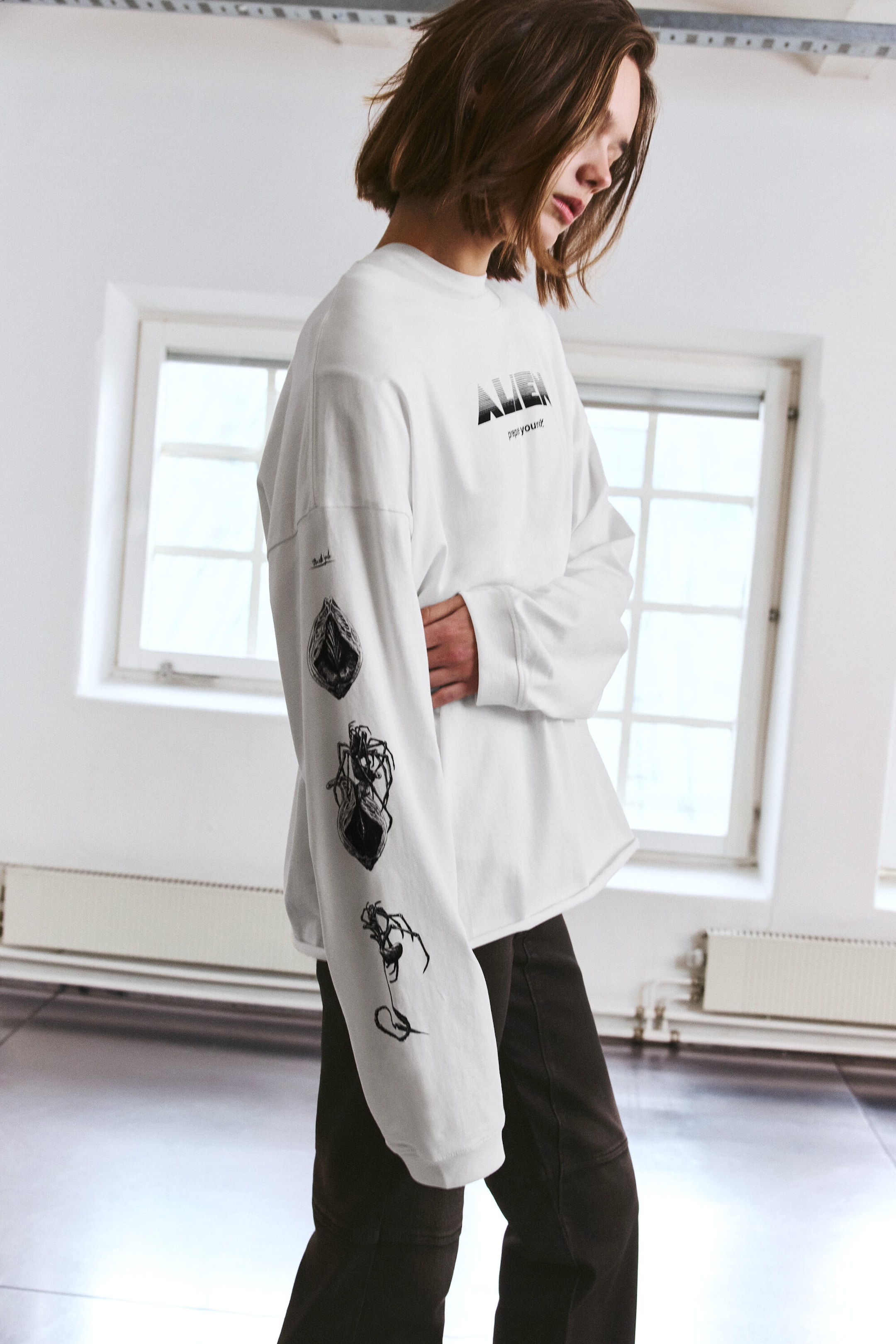 Off-white - Alien Loose-Fit Long-Sleeved T-shirt - 3