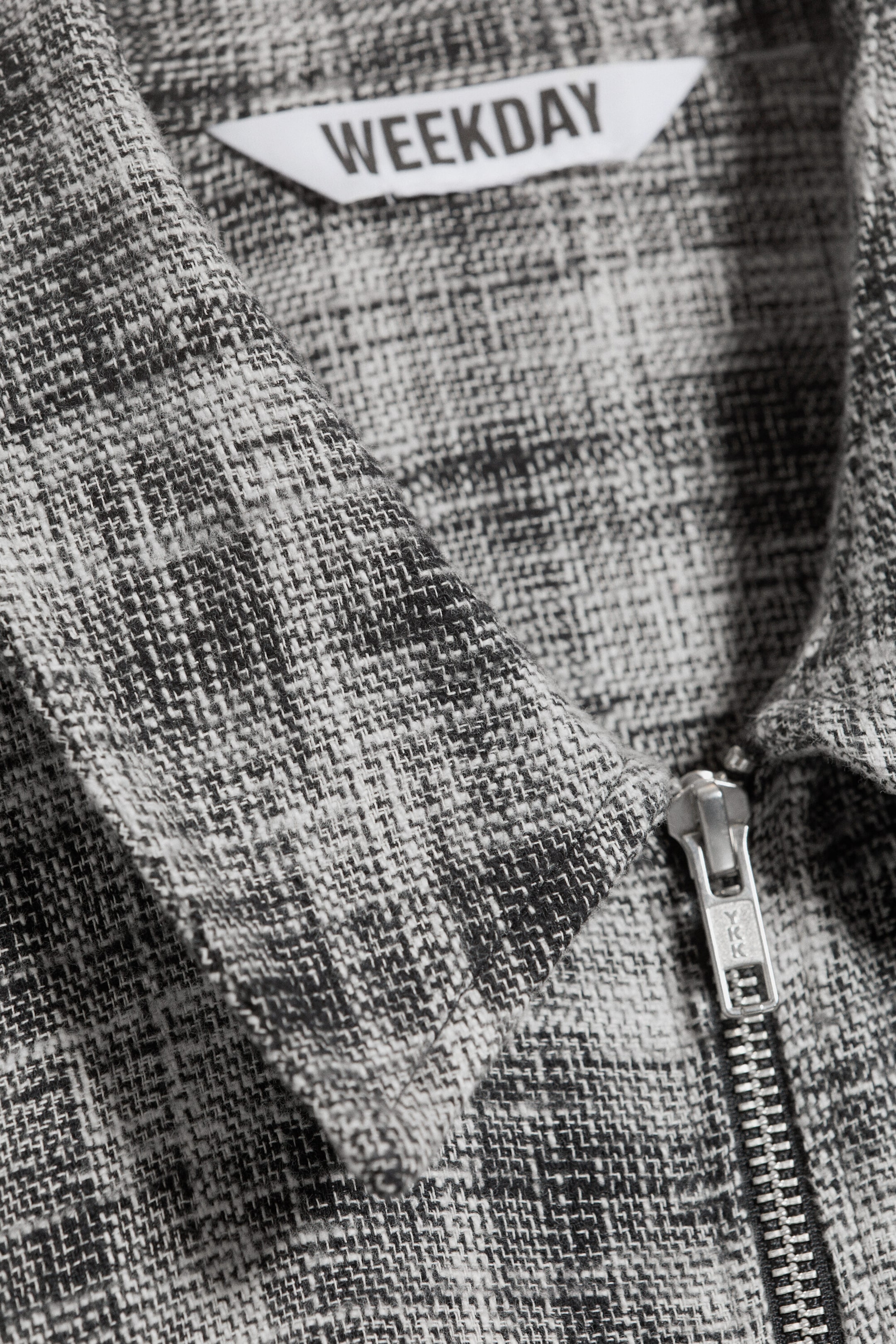 Schwarz kariert - Minimalistisches Overshirt mit Reißverschluss - 5