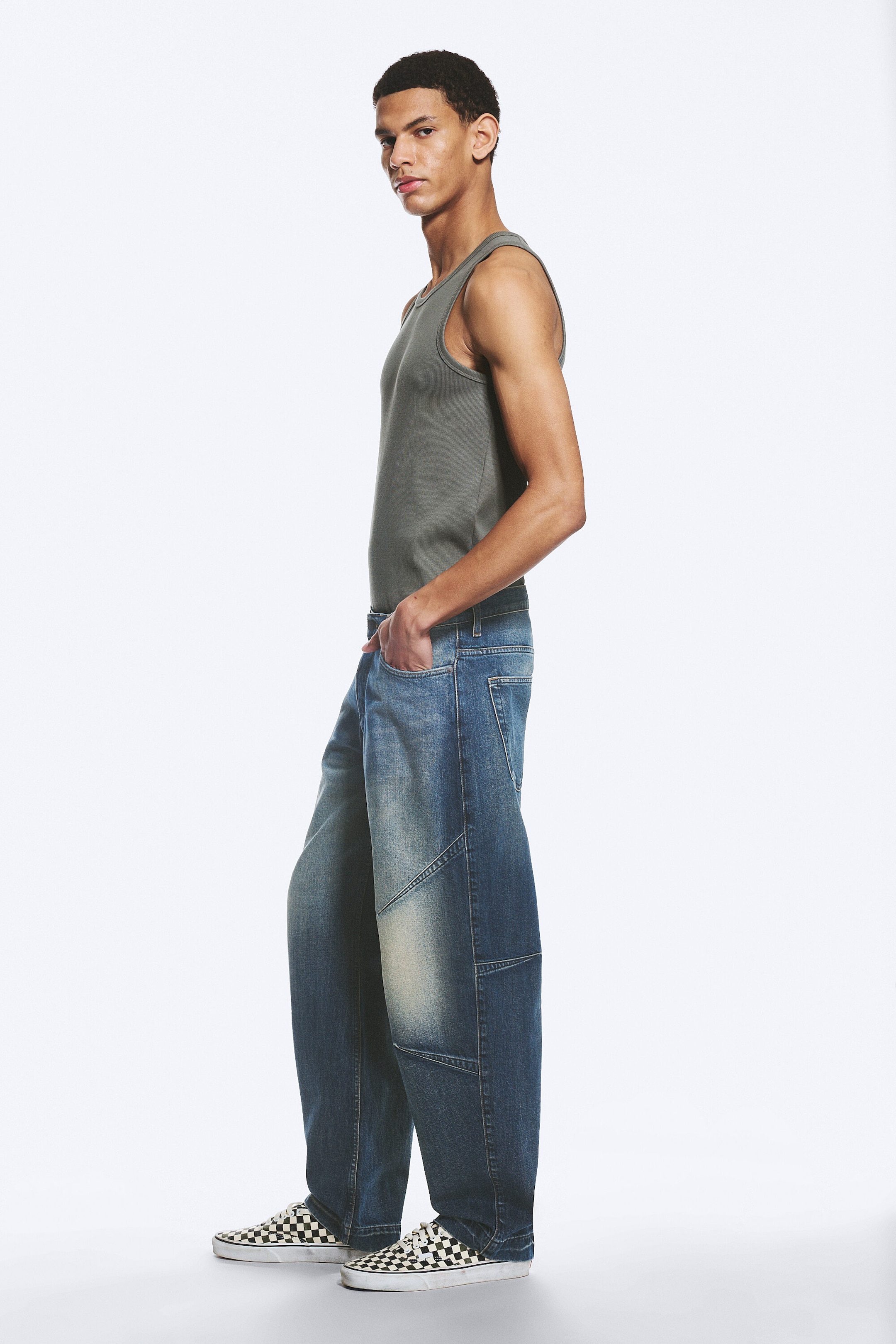 Baltic Blue - Dunkelblau - Weite Low-Waist-Jeans mit Tapered Leg und Abnähern - 2