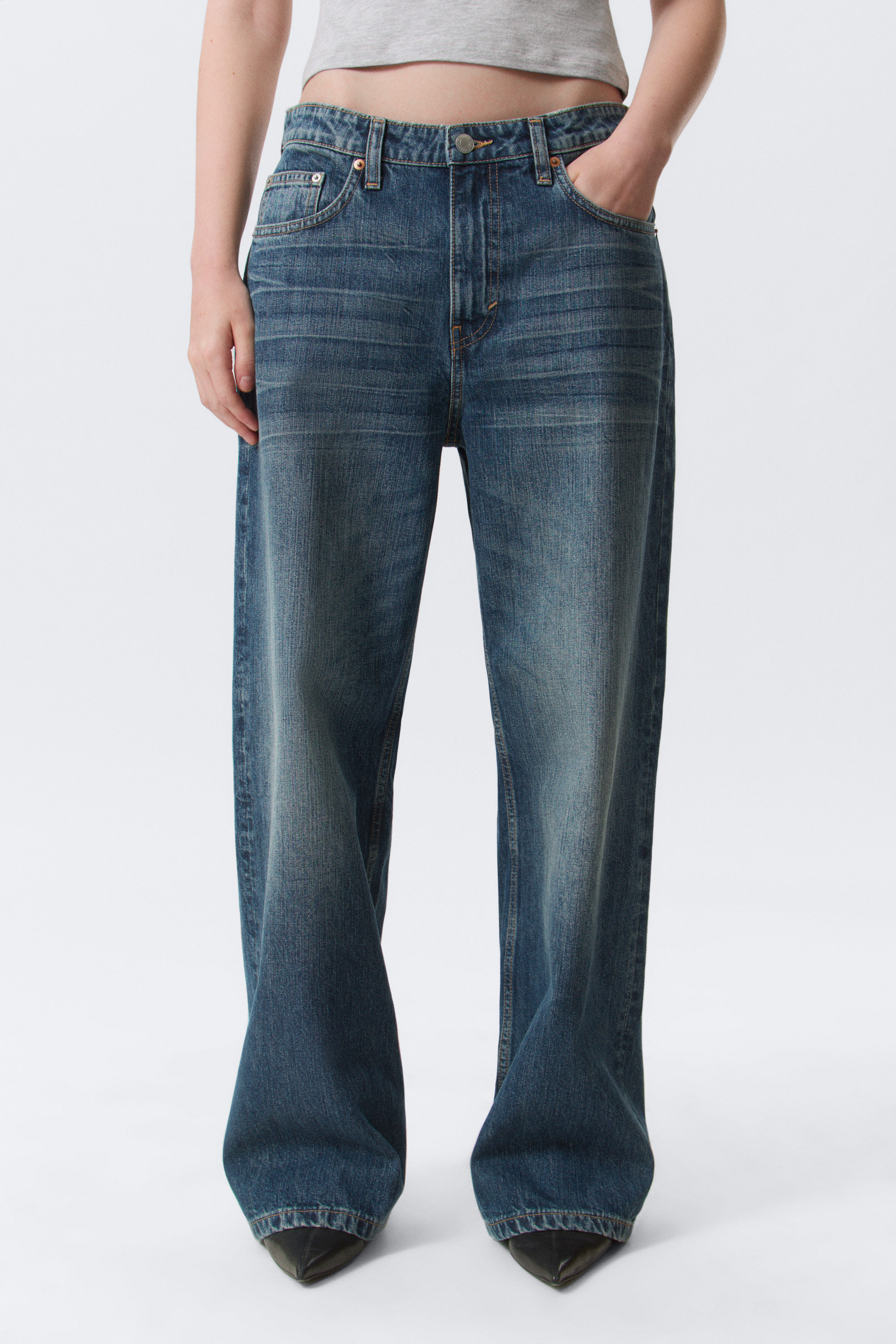 Blue Hymn - Medium Blue - Missy Low Rise Loose Straight Leg Jeans - 3