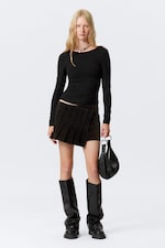 Schwarz - Longsleeve-Top mit tiefem Rückenausschnitt - 1