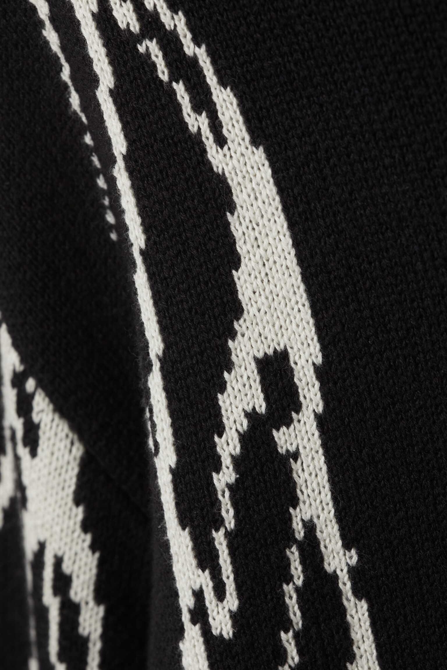 Regular Jacquard Knitted Graphic Sweater - Black - Iced Veins - 3