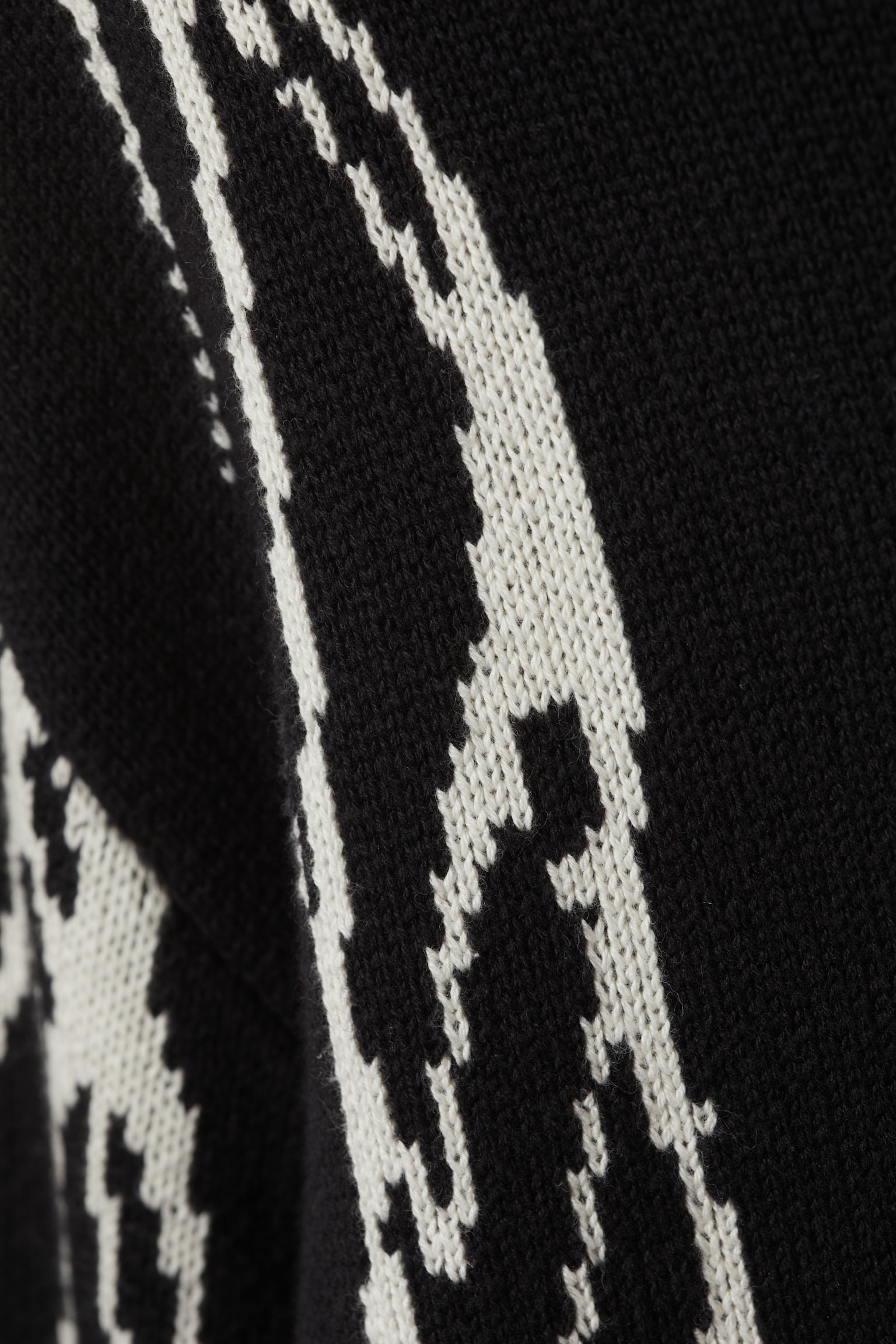 Regular Jacquard Knitted Graphic Sweater - Black - Iced Veins - 4