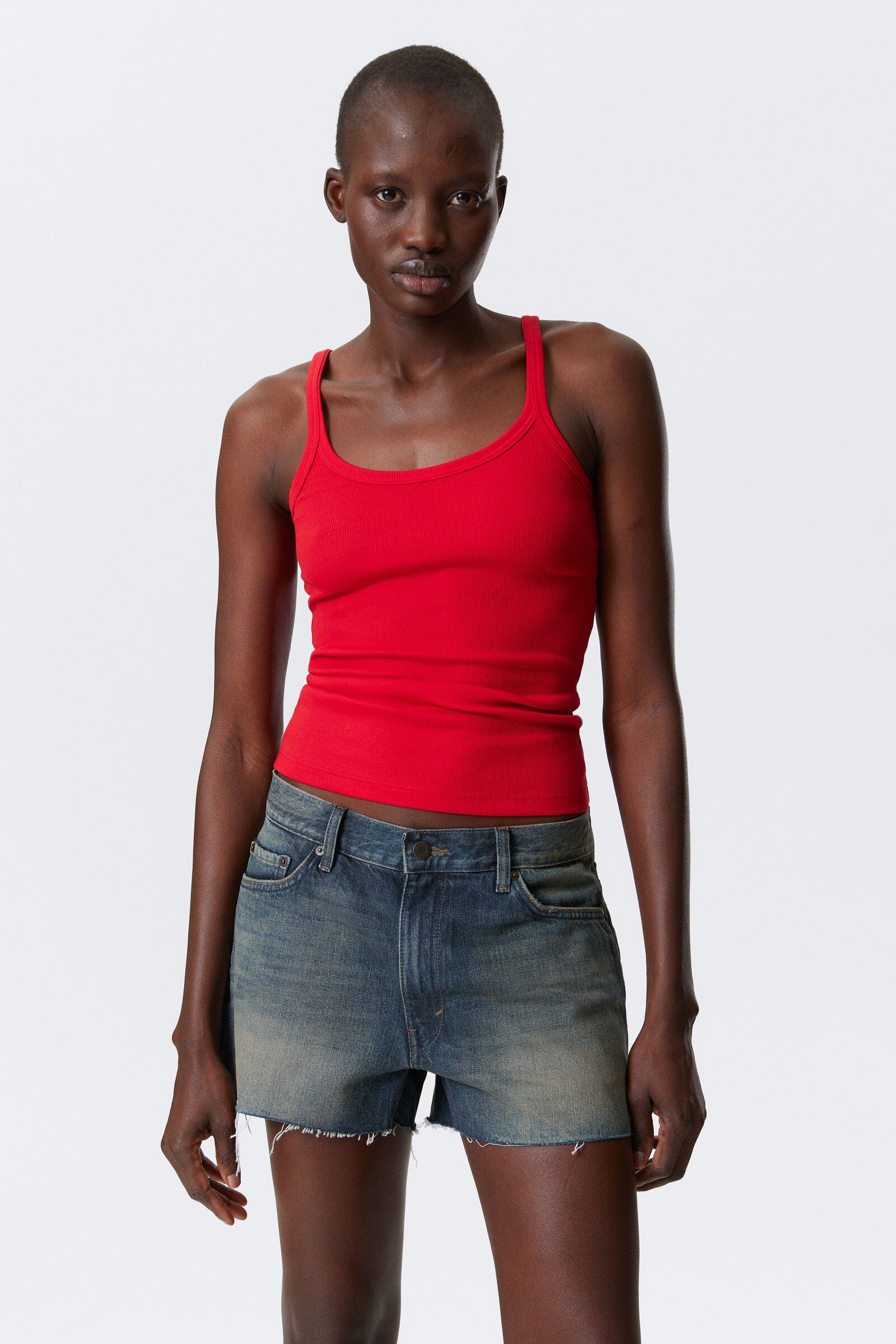 売れ筋商品|||ウィークデイ Tシャツ レディース トップス SQUARE NECK HALTER - Top - bright red Weekday slim fit square halter neck top in red | ASOS