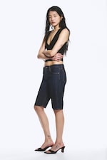 Blue Rinse – Bleu foncé - Short denim longueur genou taille basse standard Atom - 2