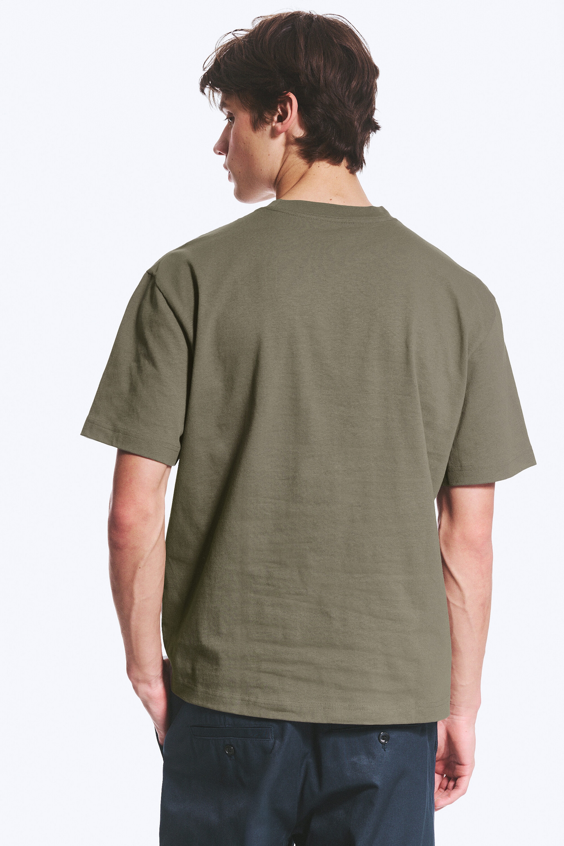 Staubiges Grau - T-SHIRT MIT RELAXTER PASSFORM - 2