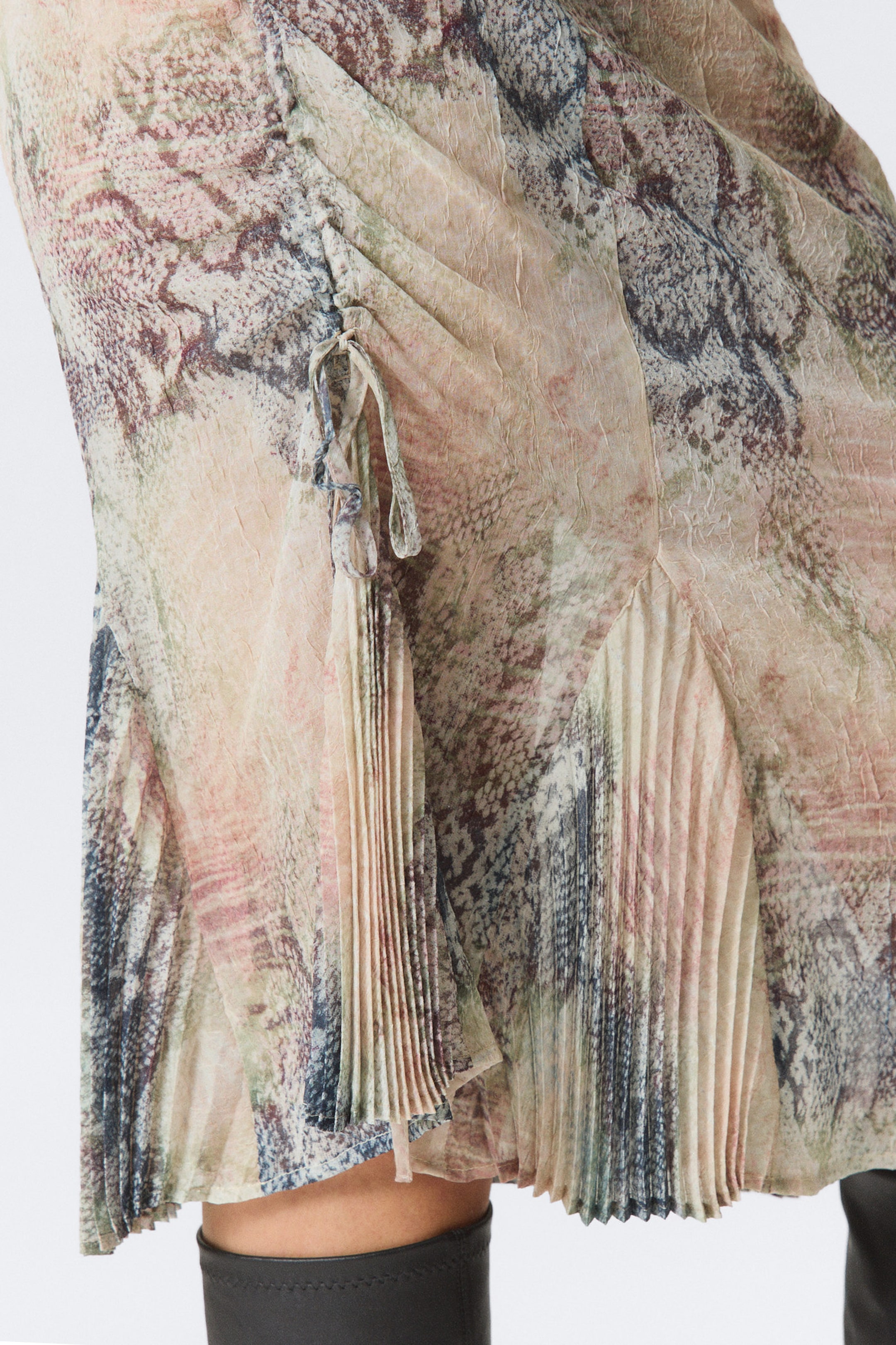 Beige - Snakeskin-patterned - Low Rise Mermaid Midi Skirt - 2