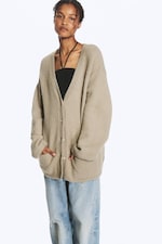 Støvet beige - Oversized V-hals cardigan - 1
