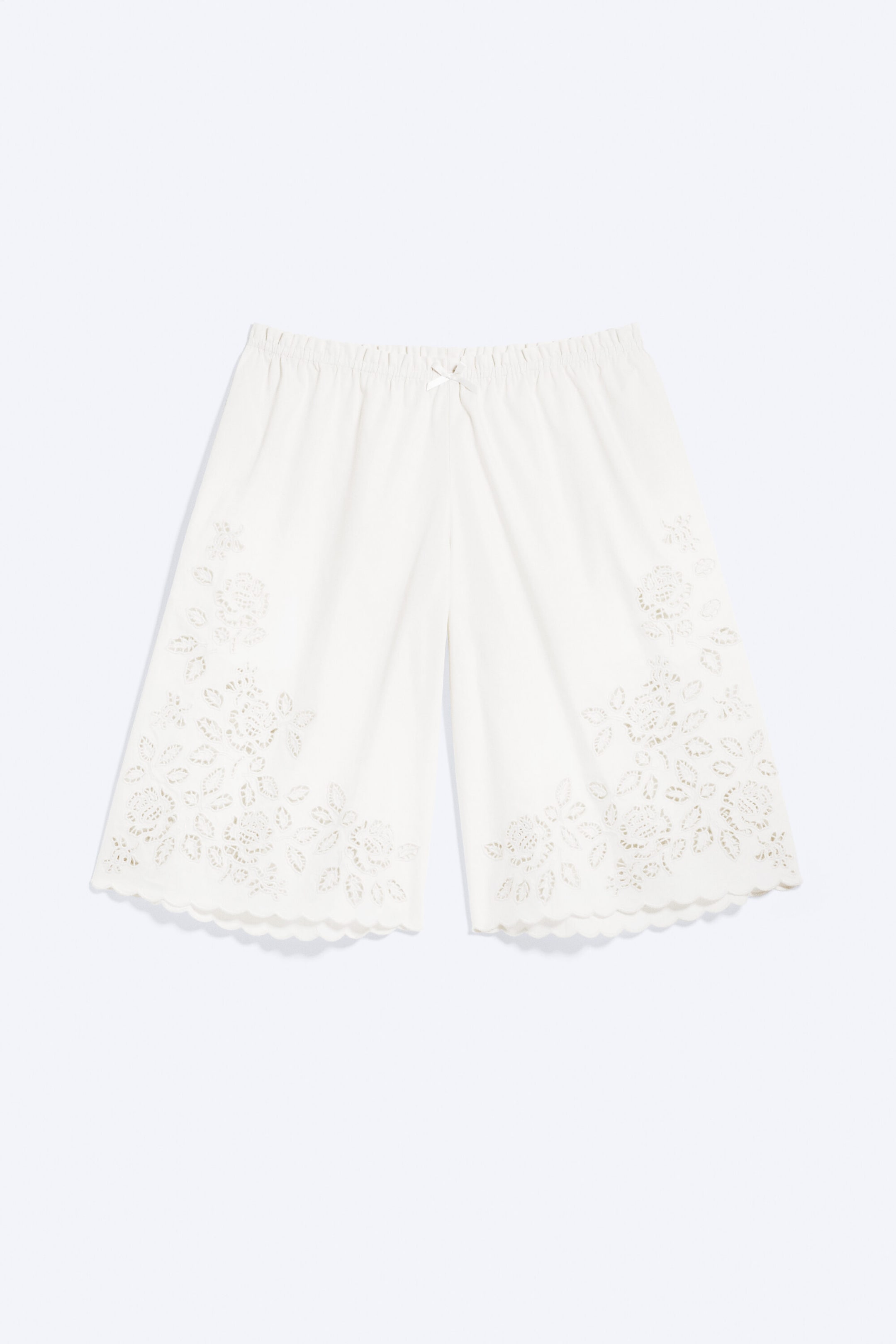 Weiß - Bestickte Baumwollshorts in Knielänge - 5