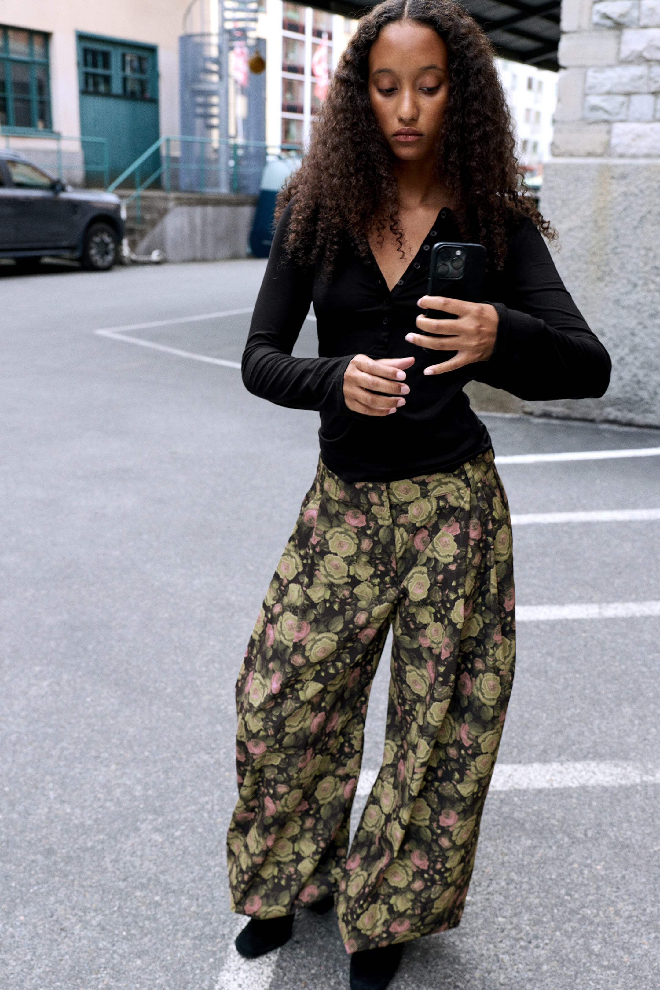 Khaki - Blumenprint - Ballonhose mit niedrigem Bund - 0