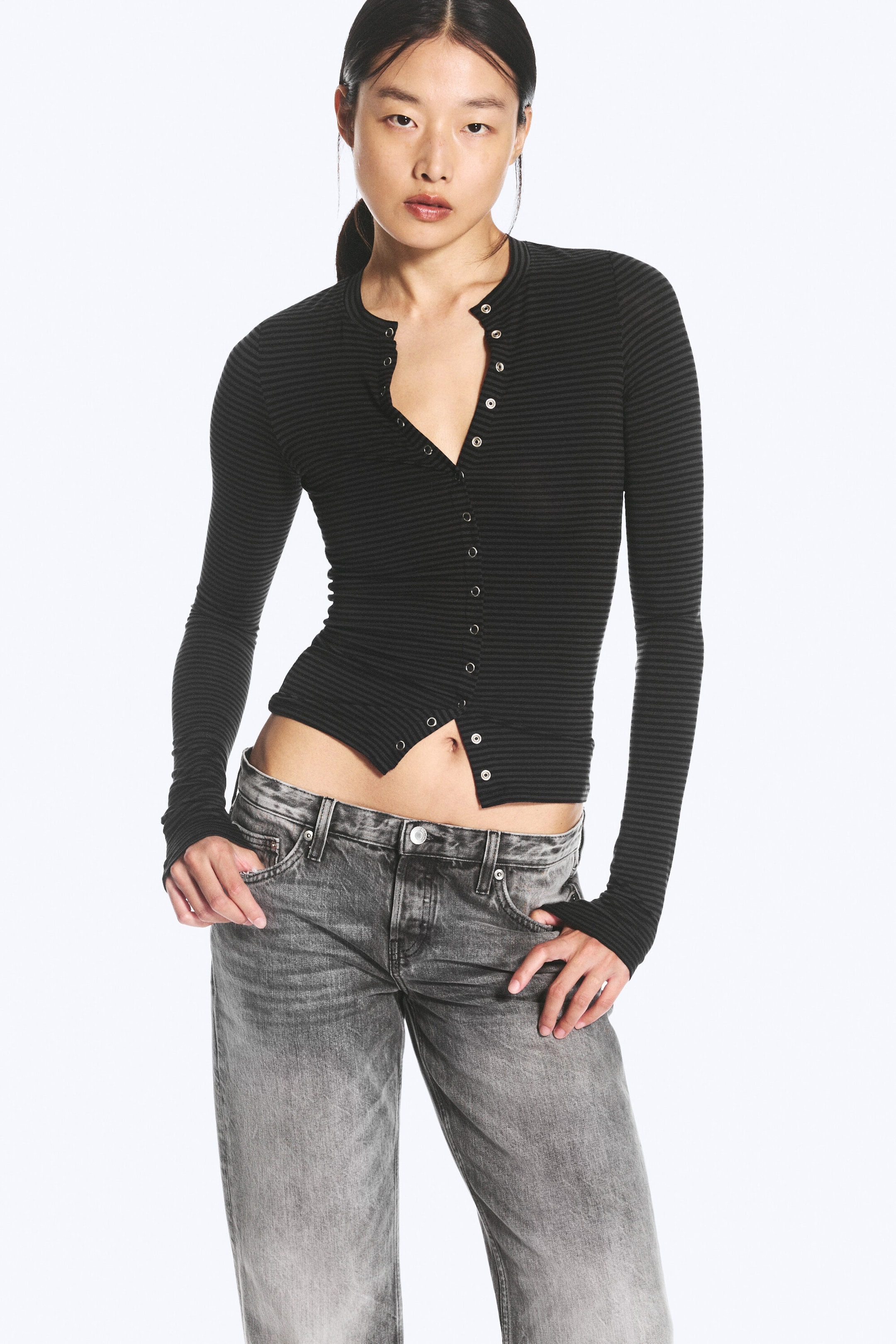 Striped Dark Grey - Slim Long-Sleeved Buttoned Cardigan - 2
