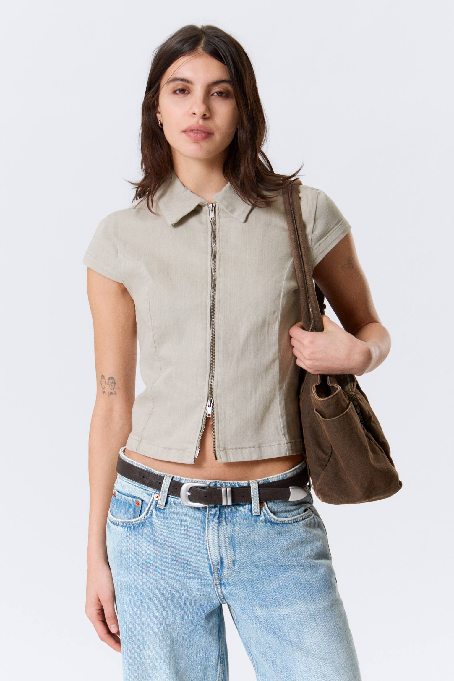 Figurnära kortärmad topp med dragkedja - Beige/Mörkgrå/Randig svart/Mörkgråmelerad/Svart - 1