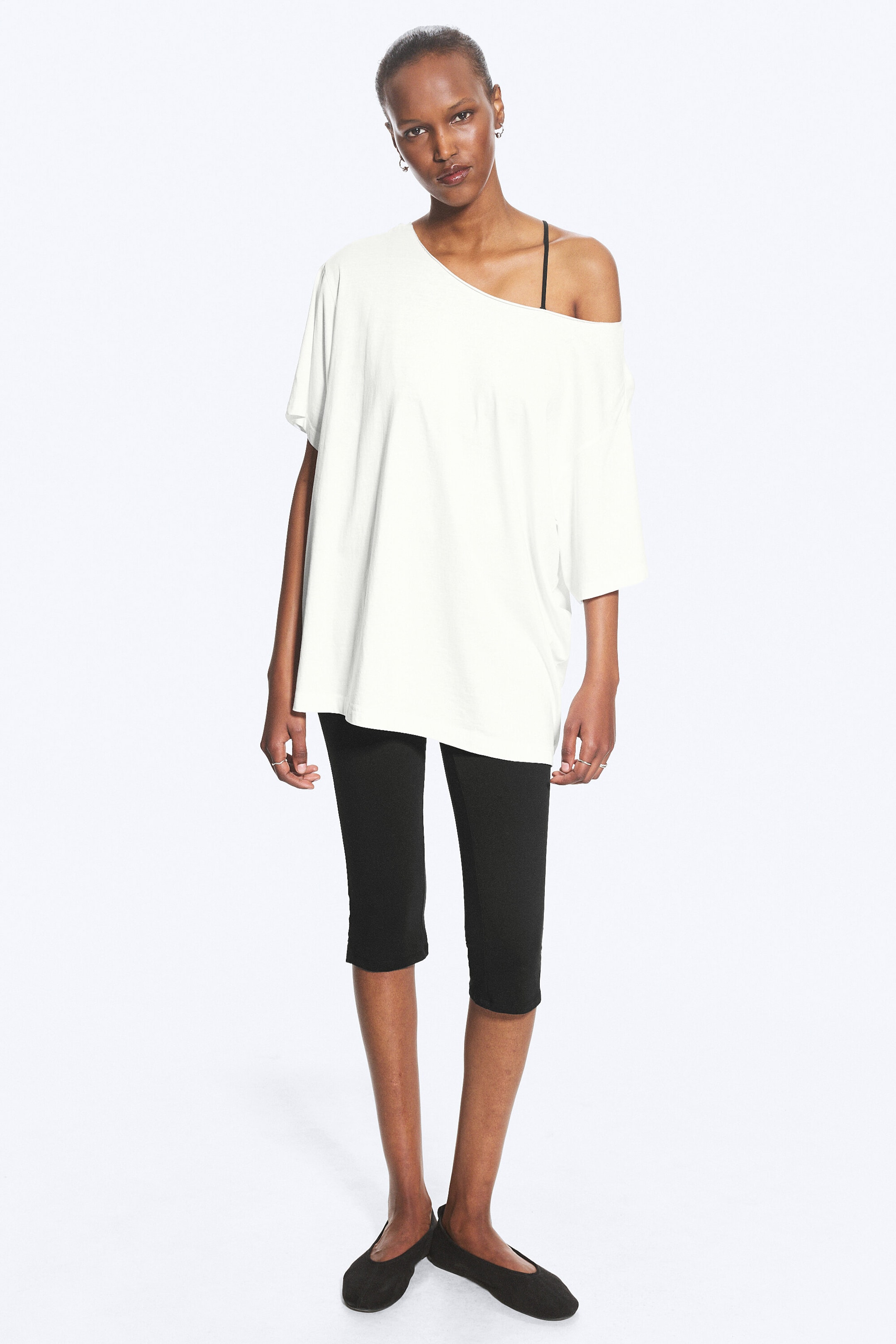 Gebroken wit - Oversized T-shirt met boothals - 2