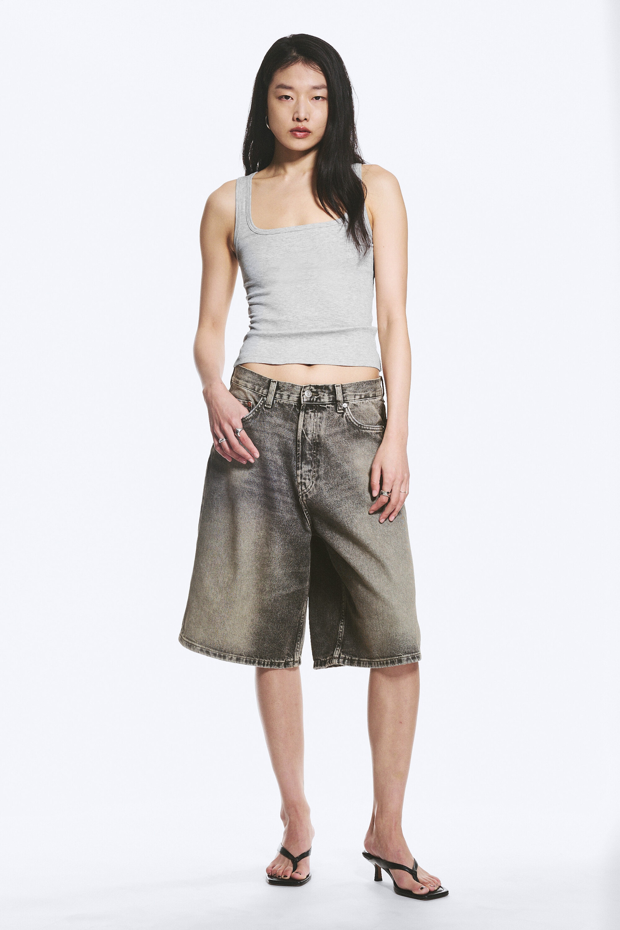 Redondo Black - Schwarz - Astro Mid Waist Loose Baggy Denim Shorts - 1